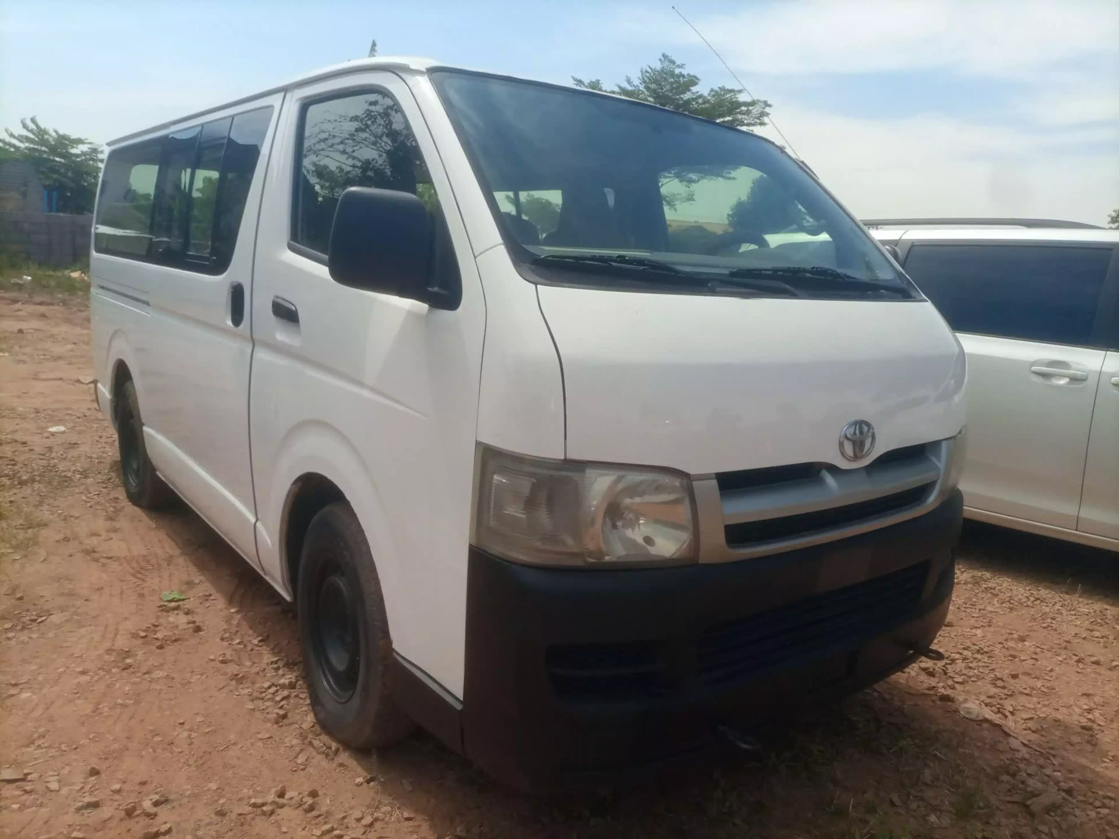 Toyota Hiace - 2012