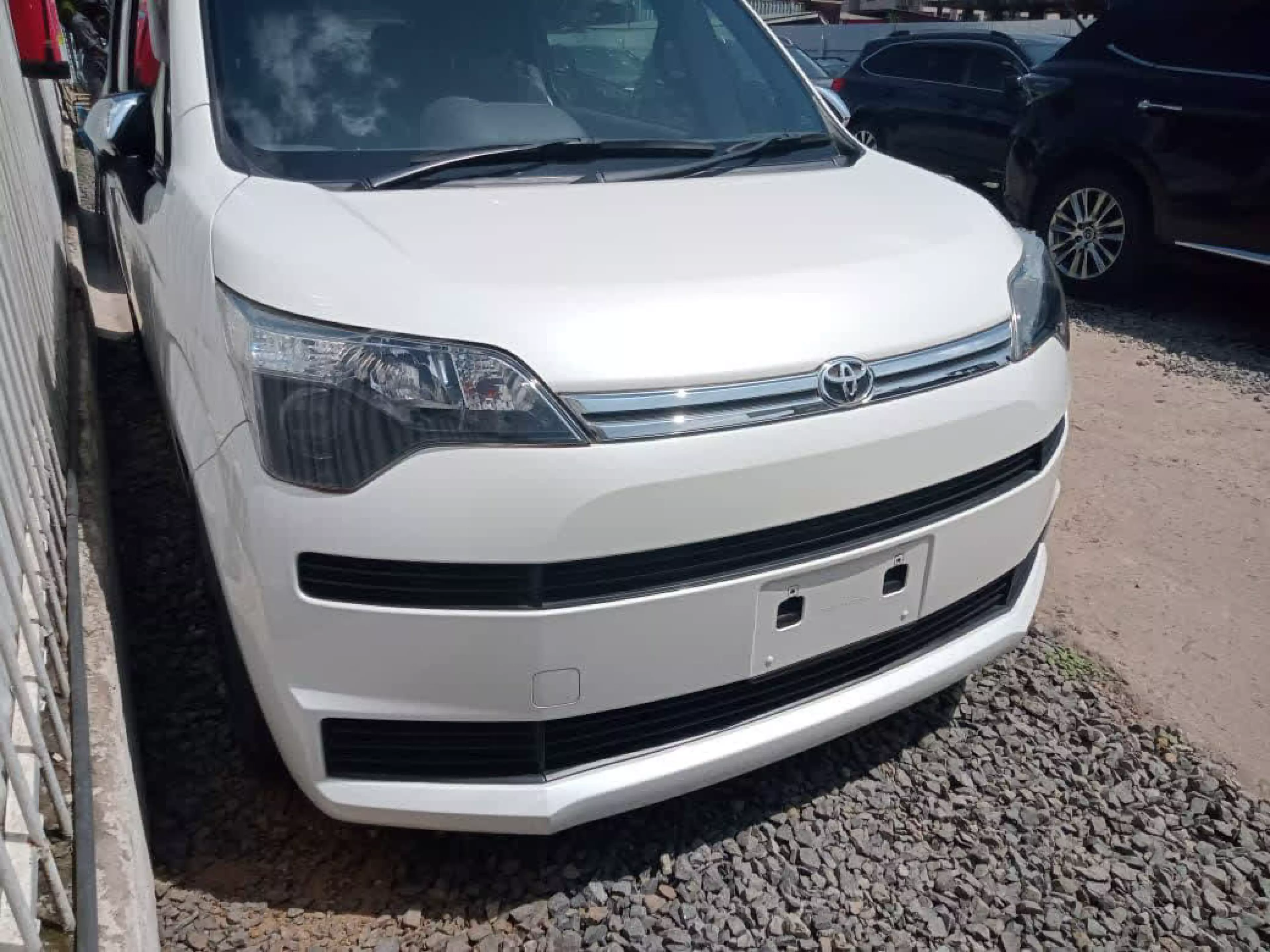 Toyota Spade  - 2016