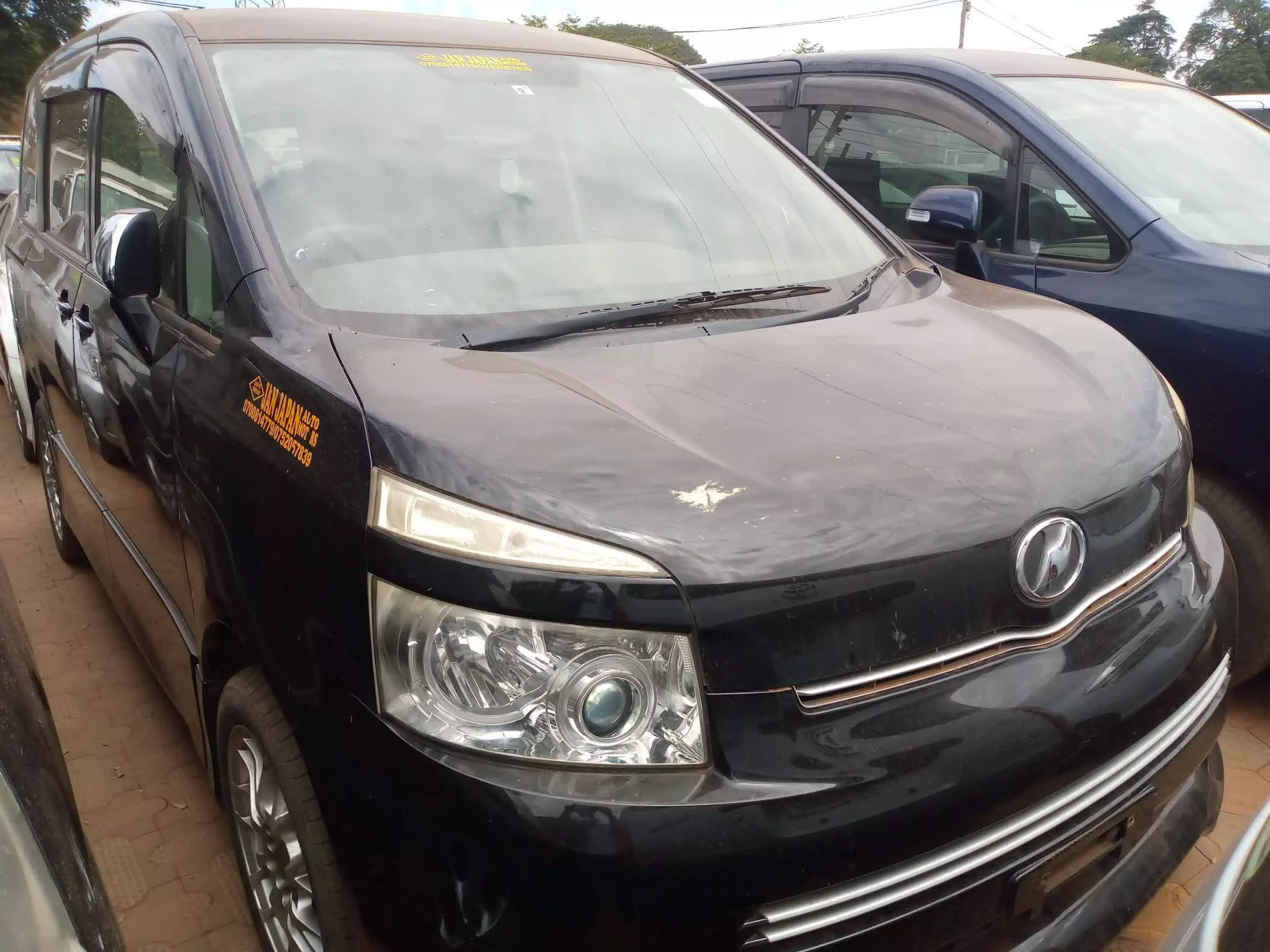 Toyota Voxy  - 2008