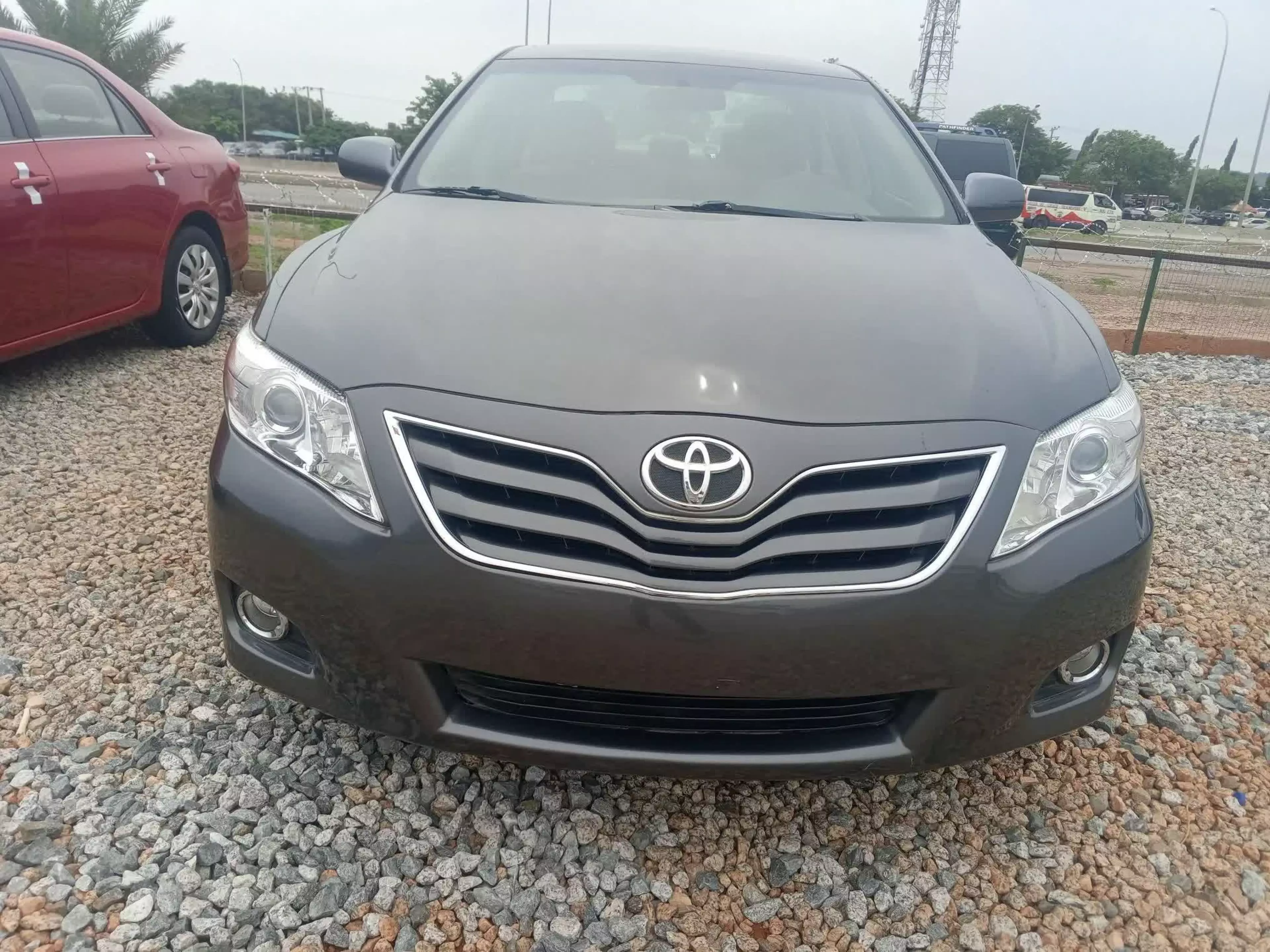 Toyota Camry   - 2010