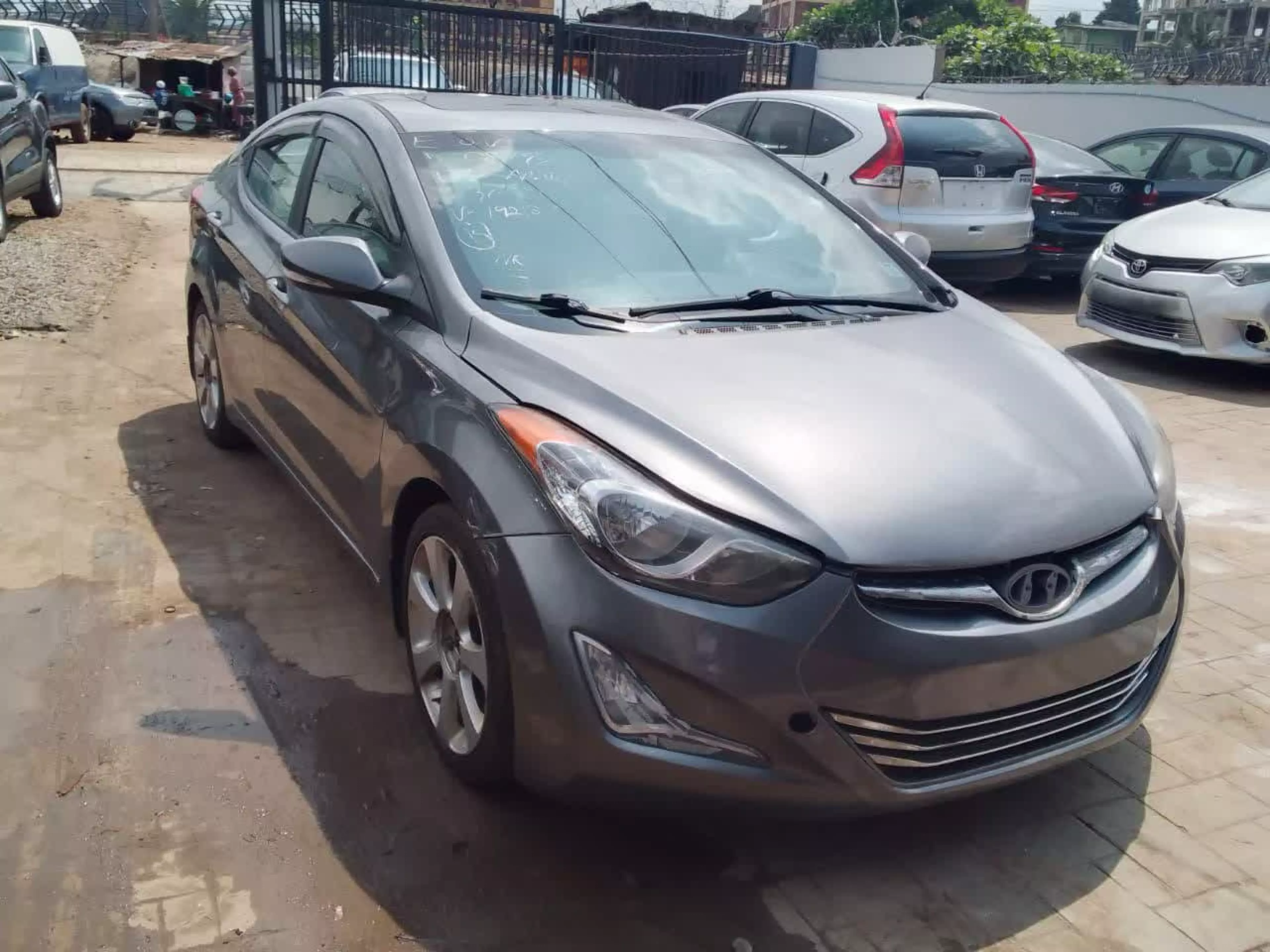Hyundai Elantra - 2013