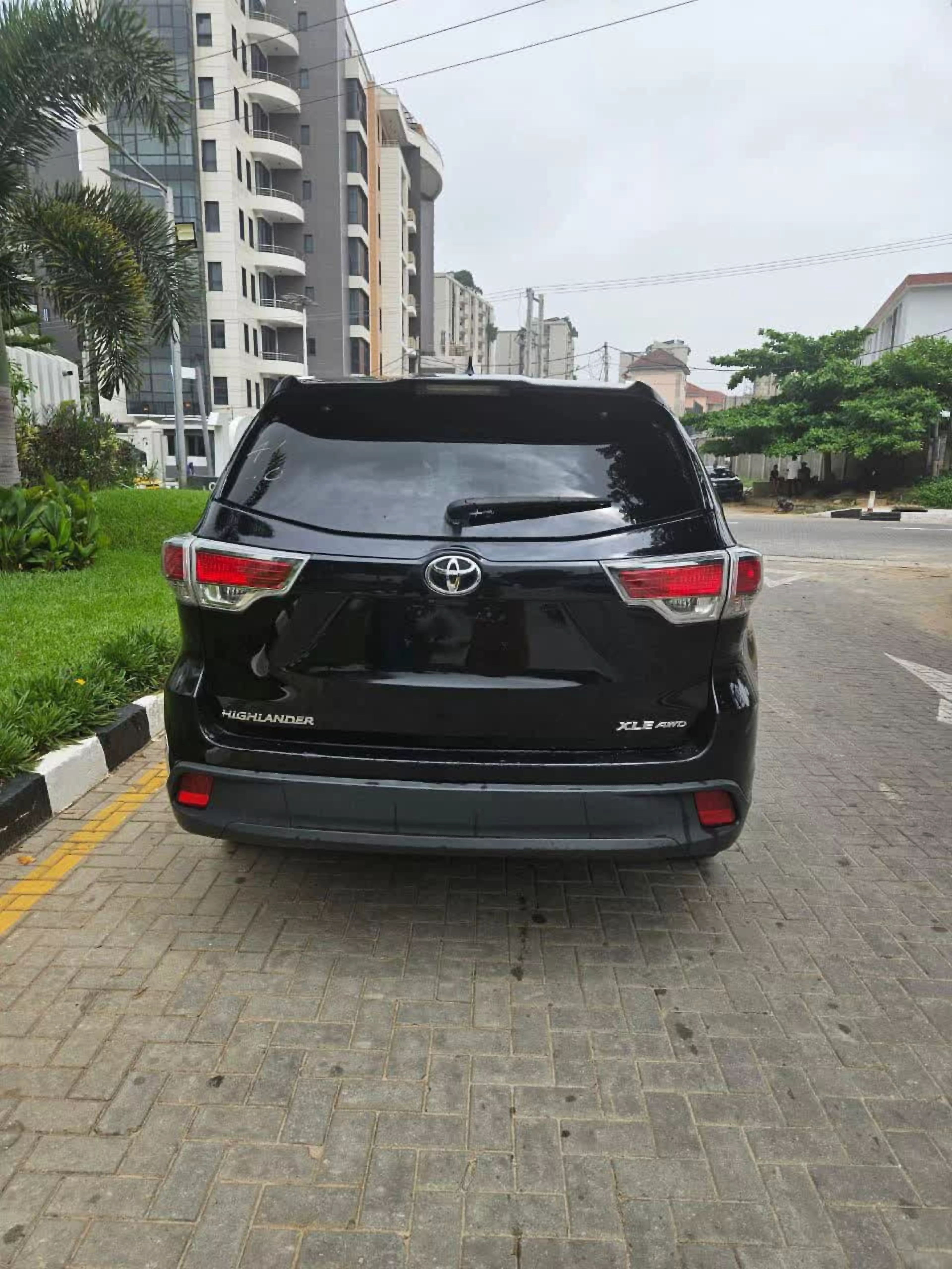 Toyota Highlander   - 2014