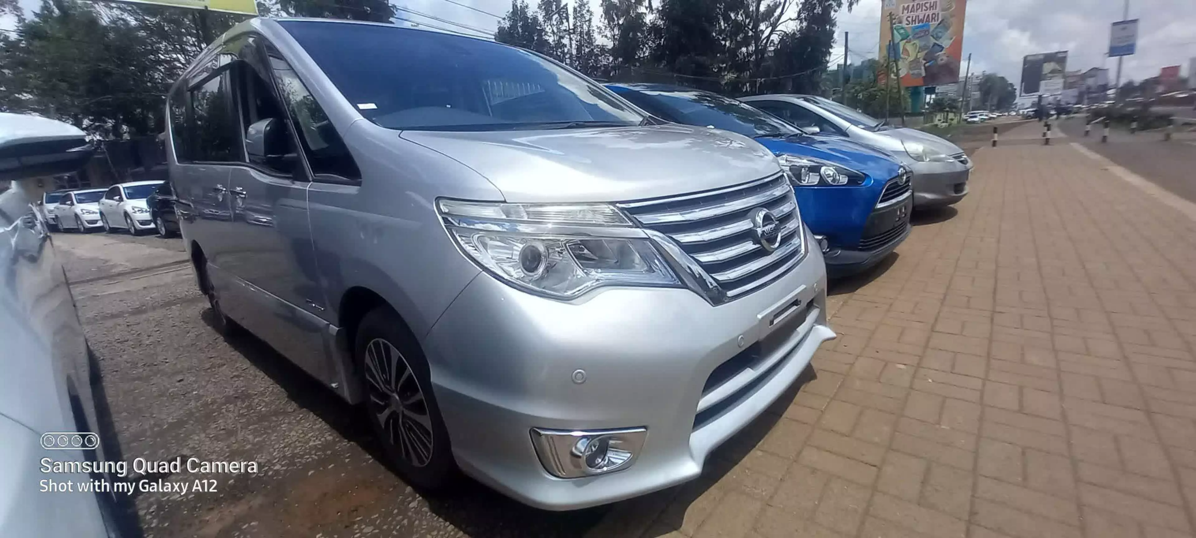 Nissan Serena - 2016
