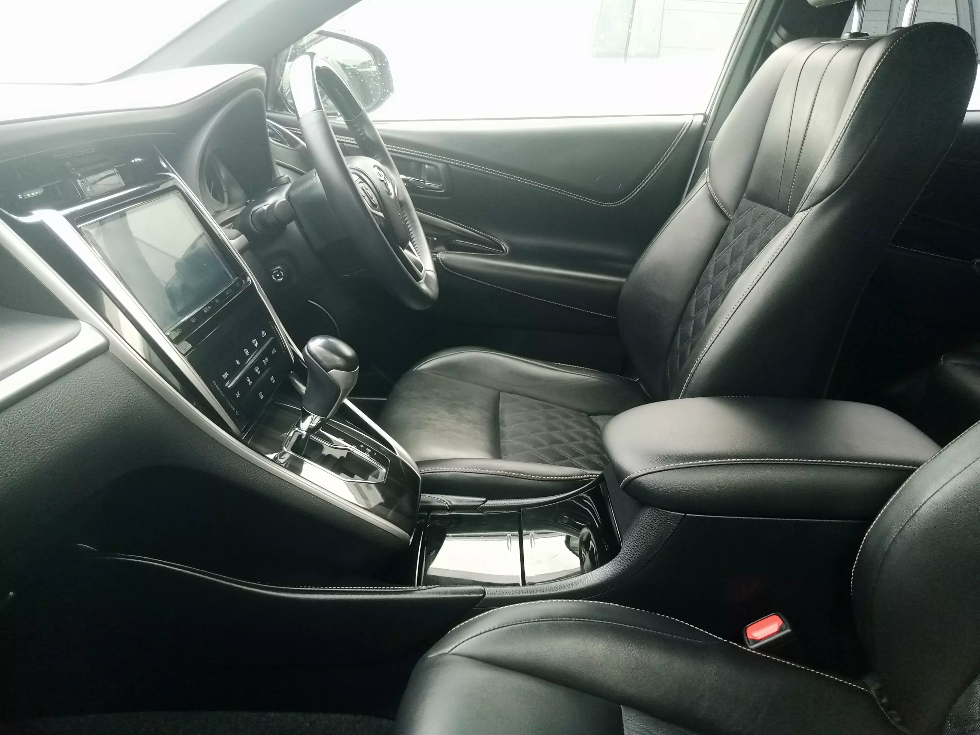 Toyota Harrier   - 2016