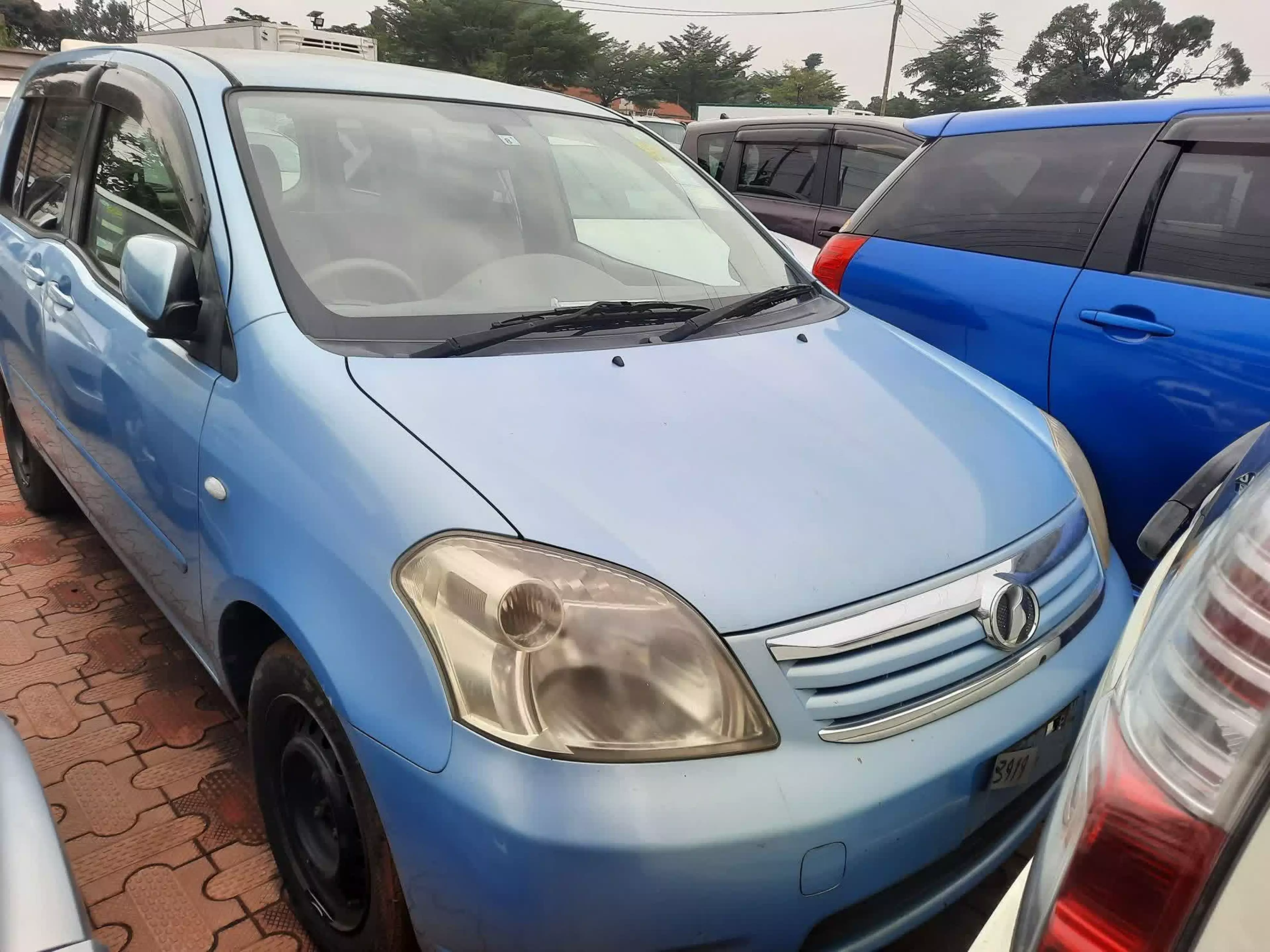 Toyota Raum  - 2009
