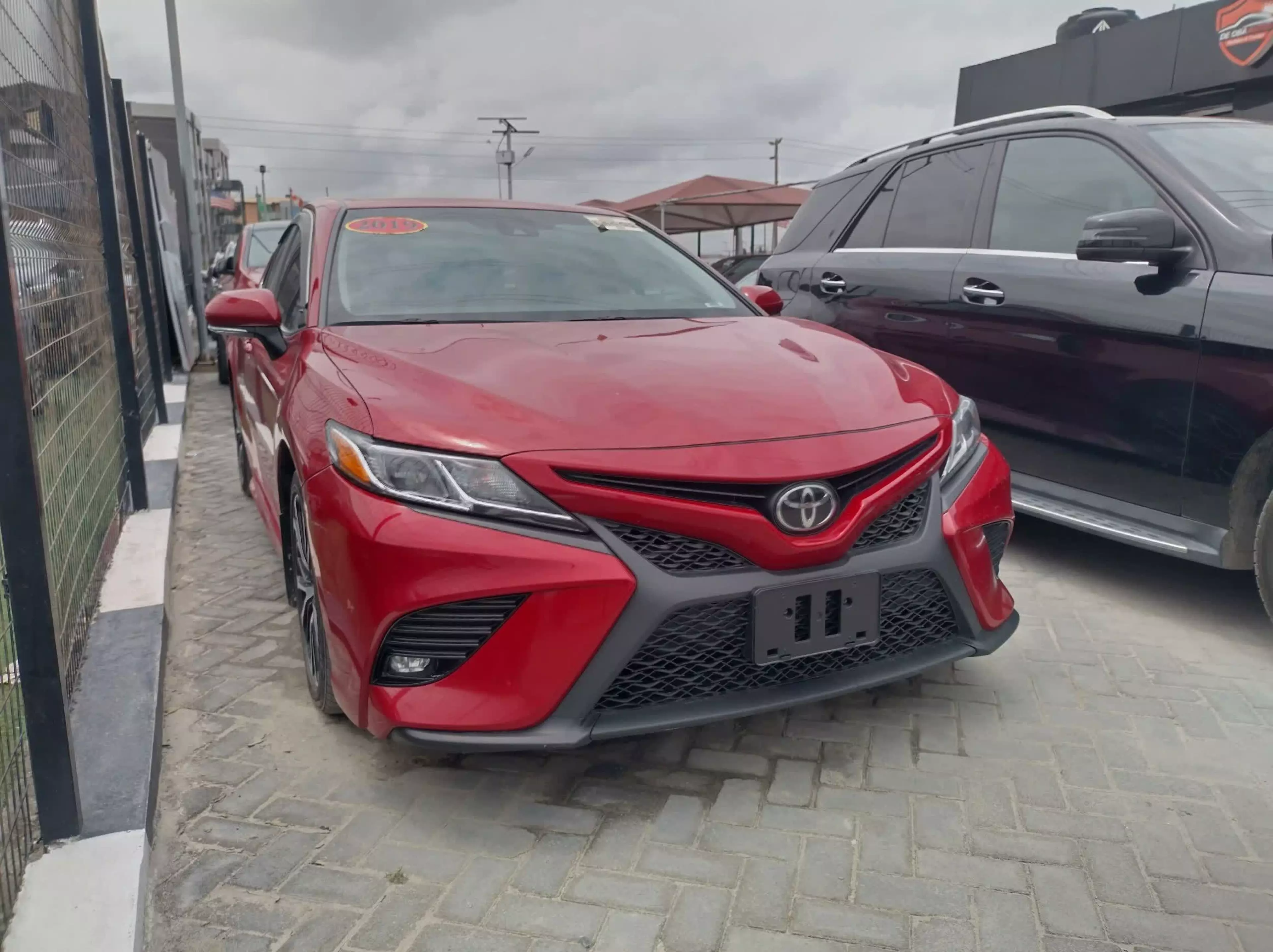 Toyota Camry - 2019