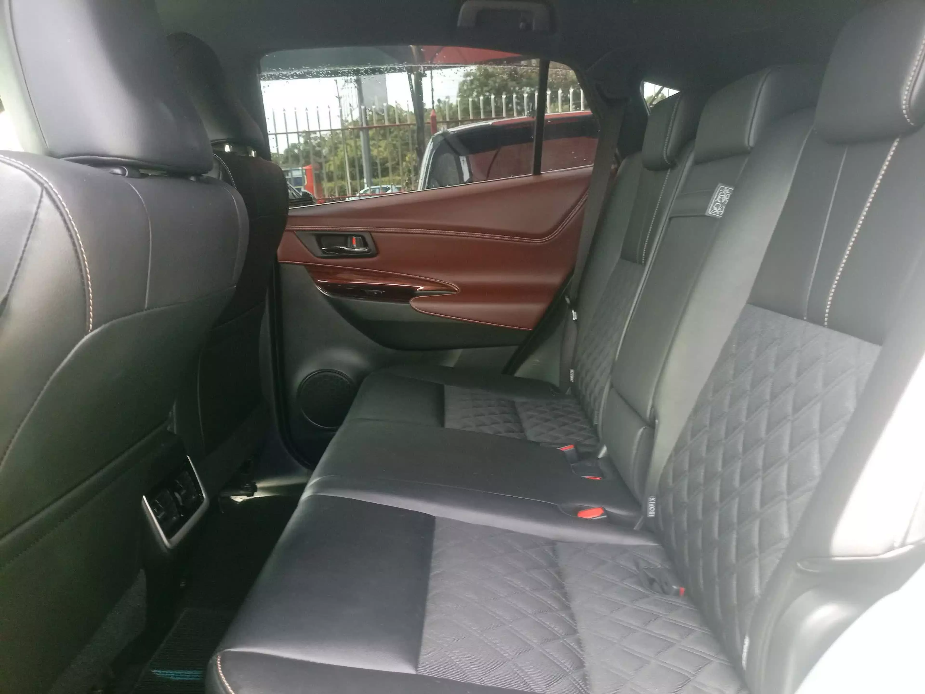 Toyota Harrier   - 2016