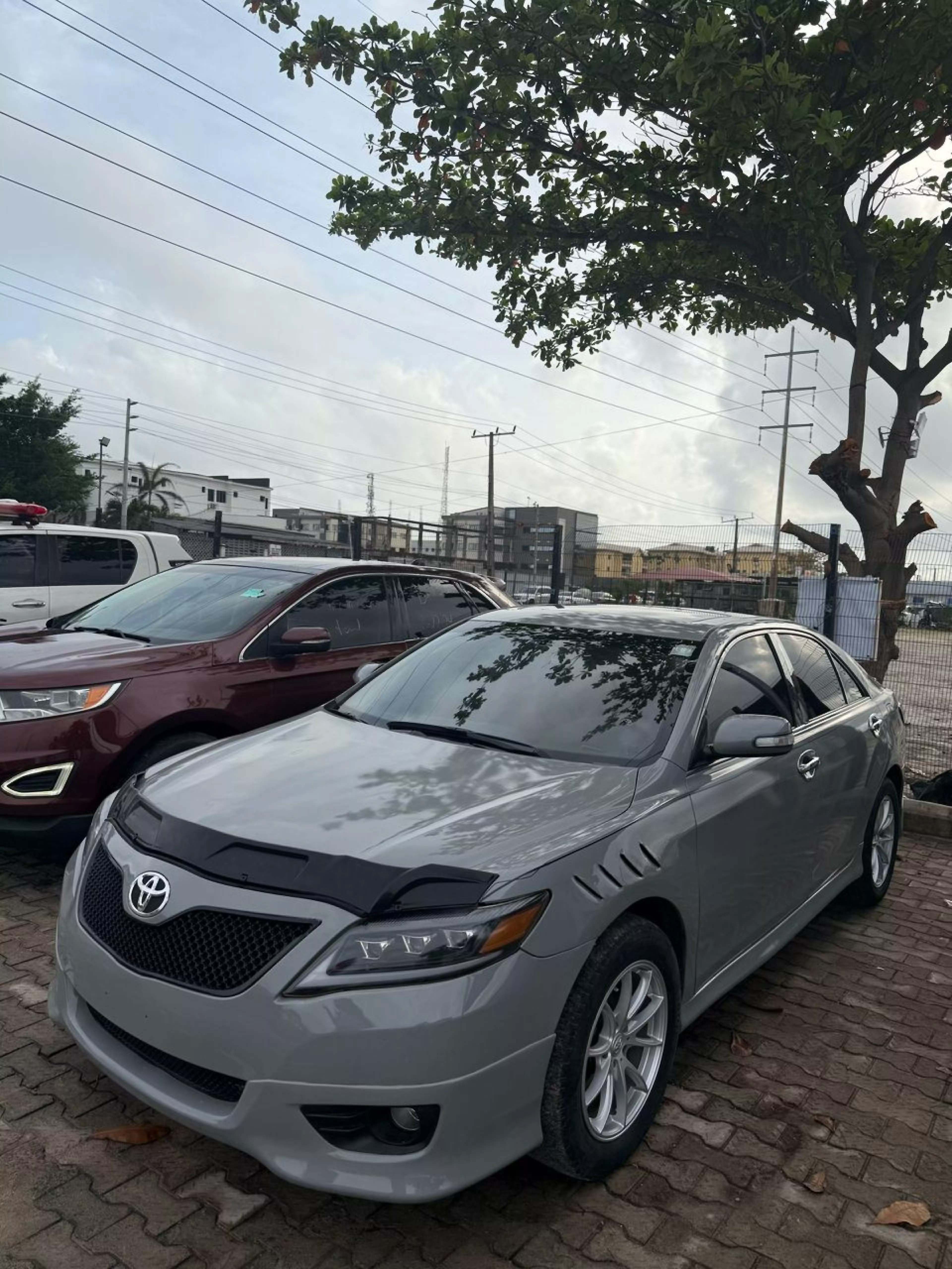 Toyota Camry   - 2011
