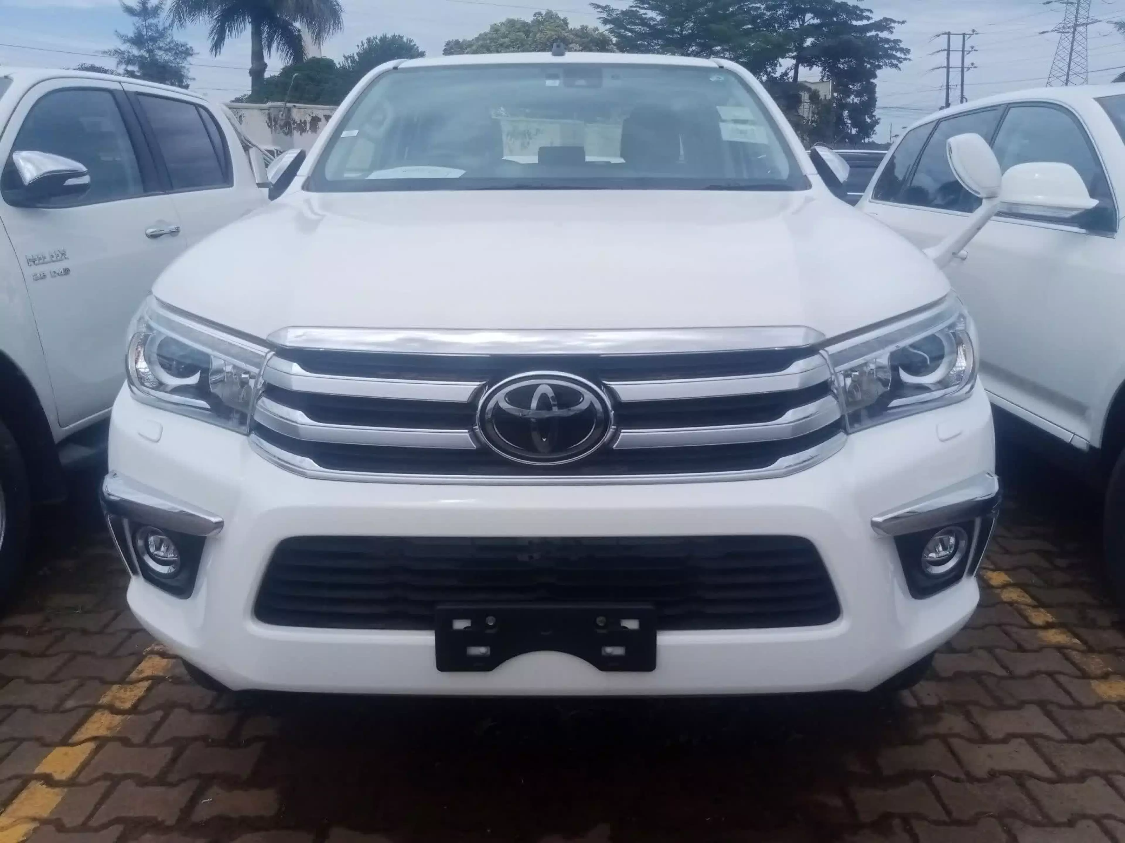 Toyota Hilux Revo    - 2018