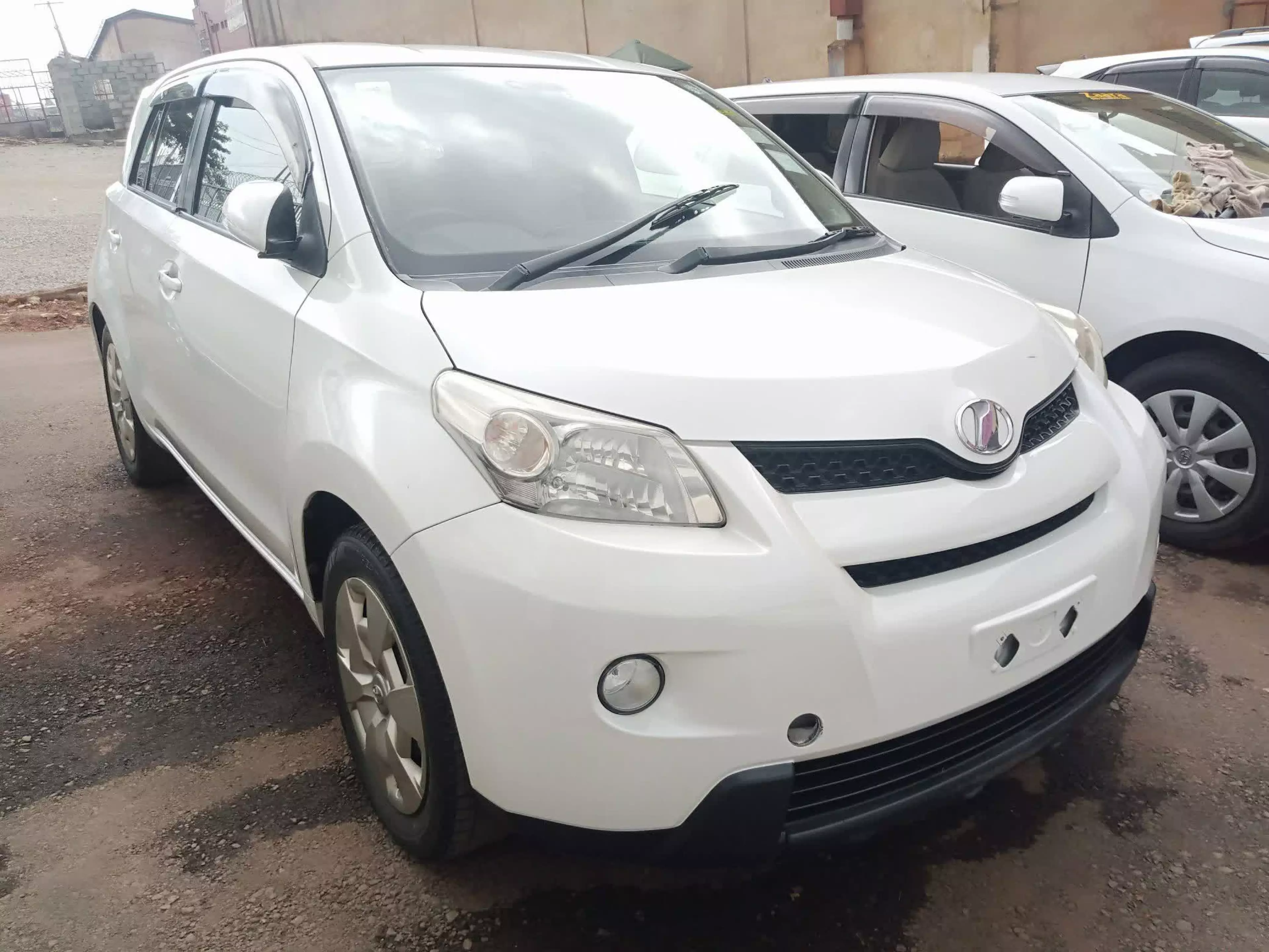Toyota Ist  - 2008