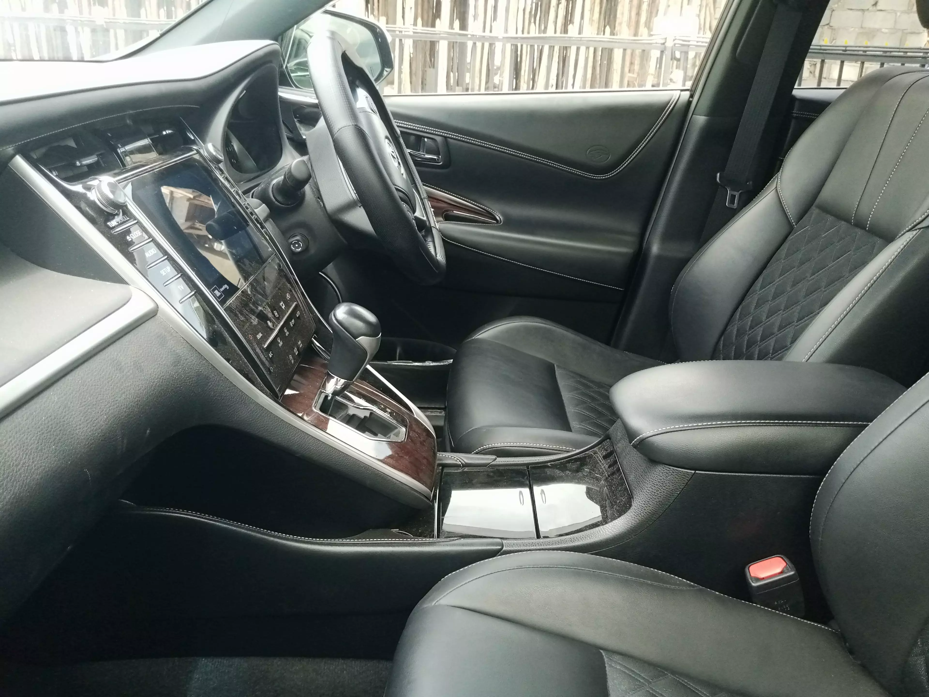 Toyota Harrier   - 2014