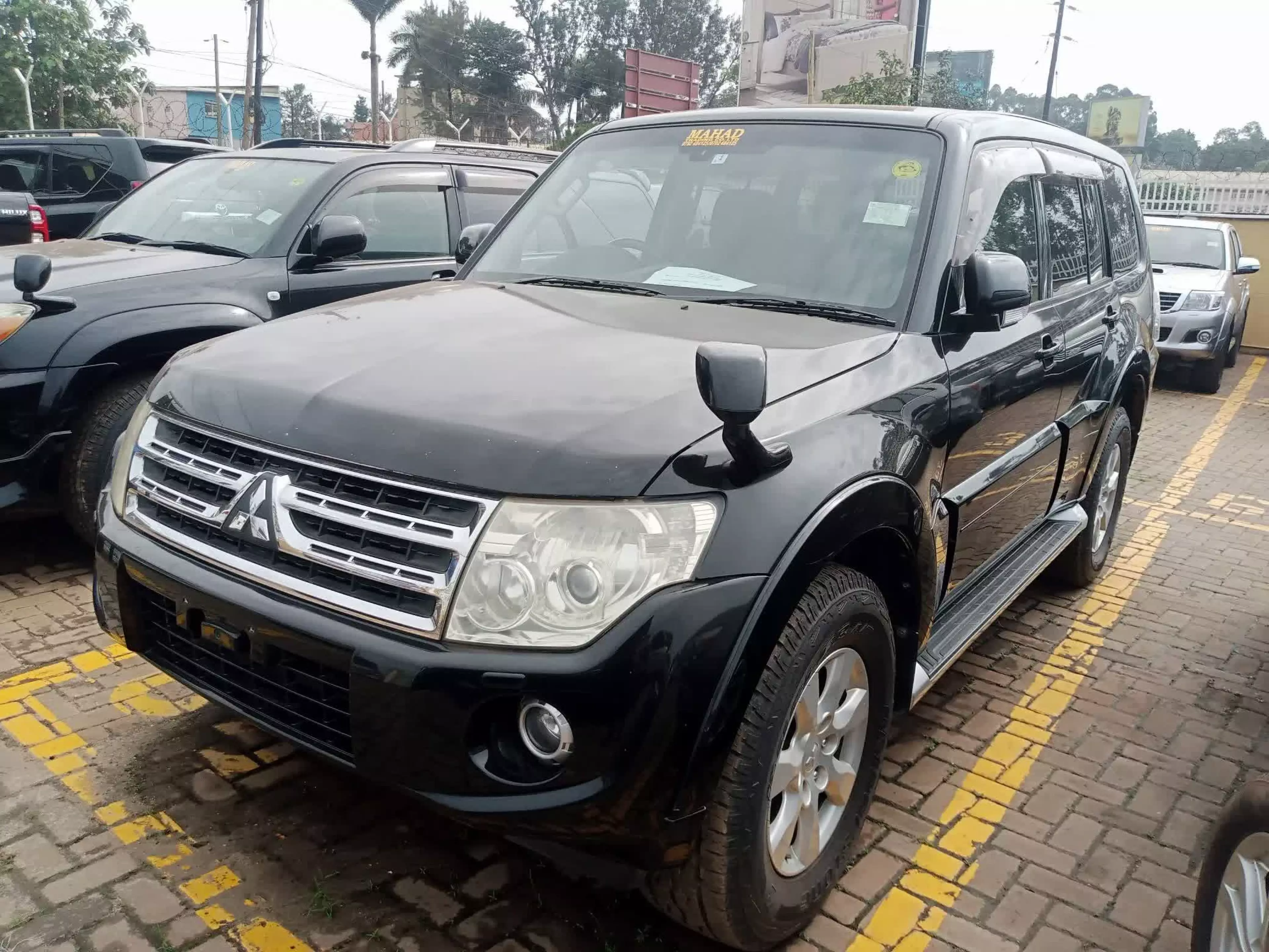 Mitsubishi Pajero - 2012