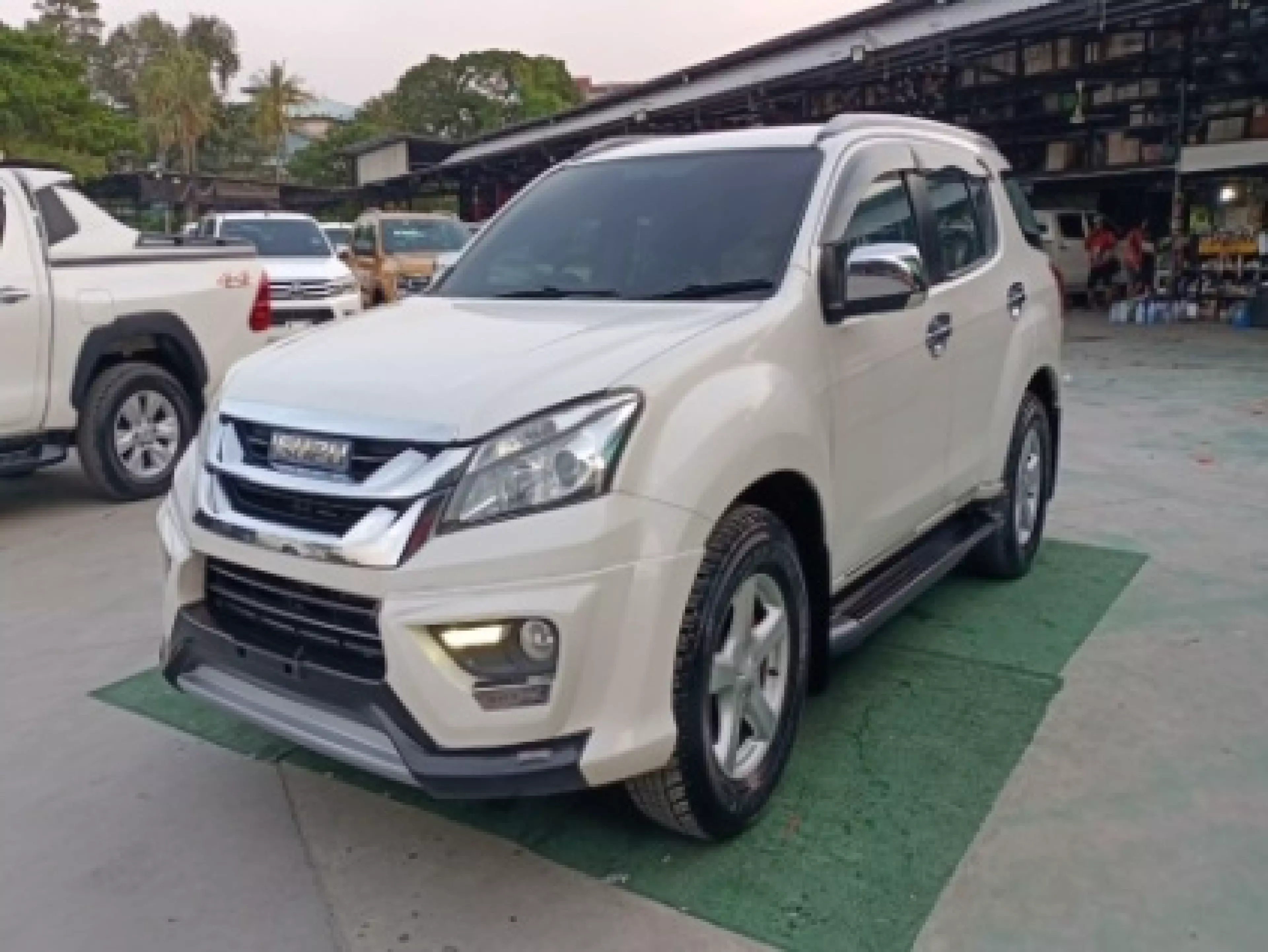 Isuzu MUX - 2015