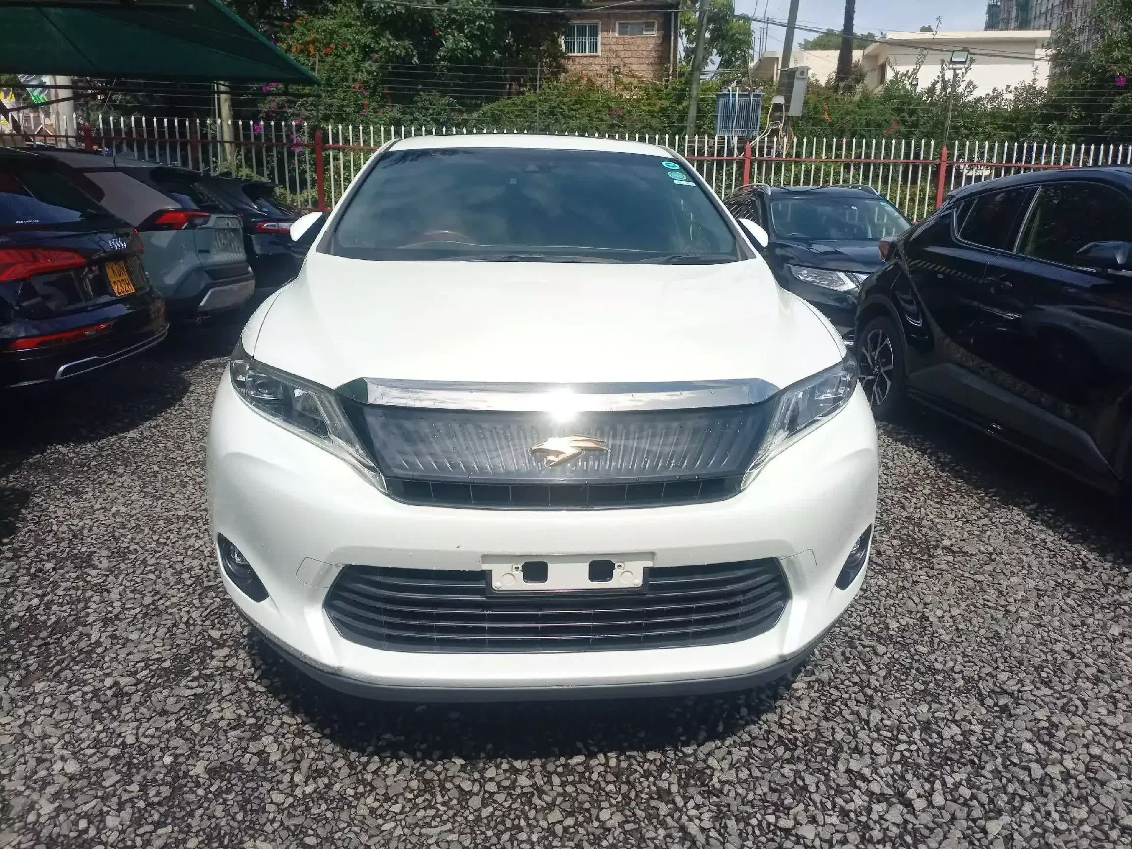 Toyota Harrier   - 2016
