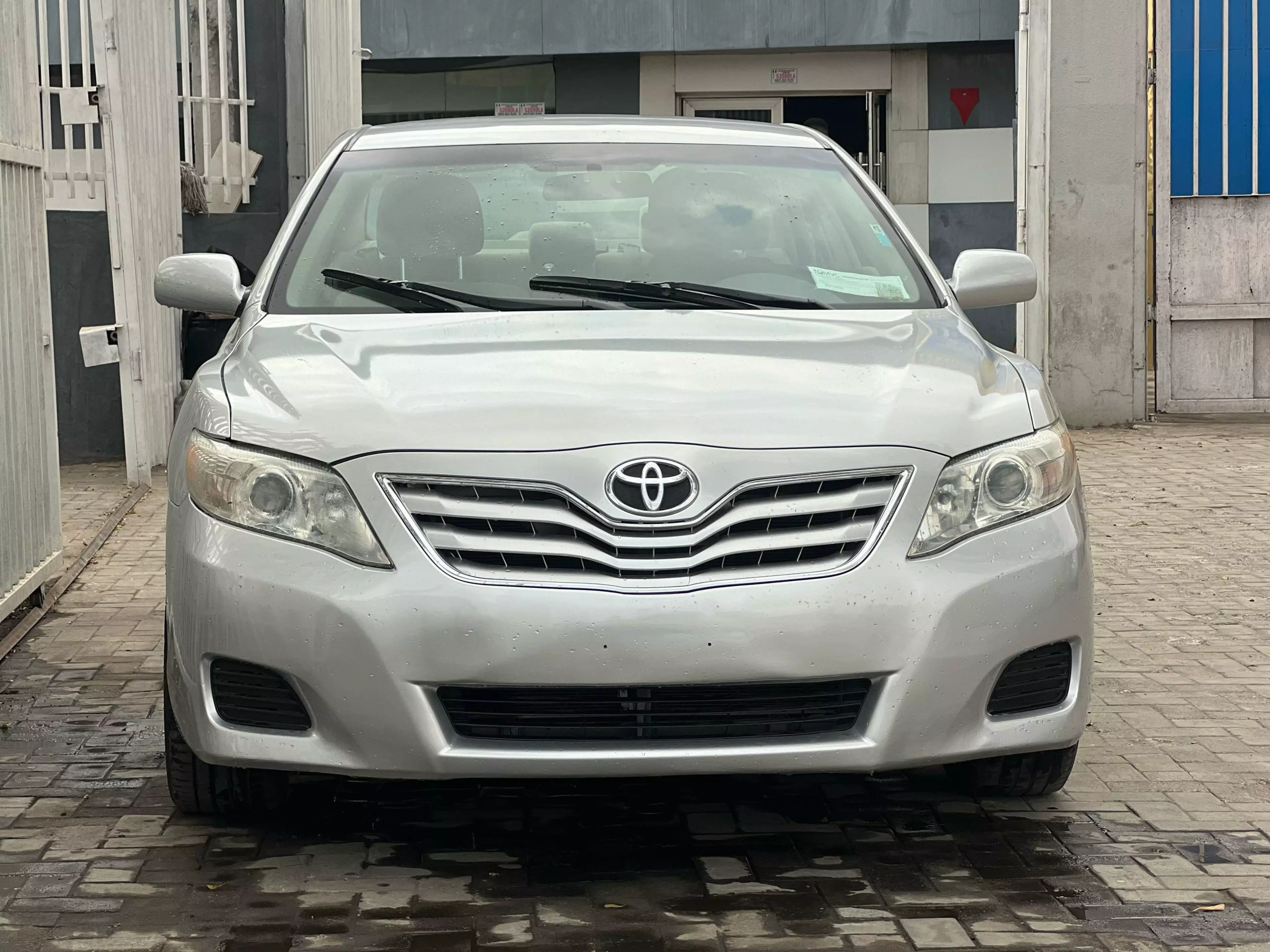 Toyota Camry   - 2011