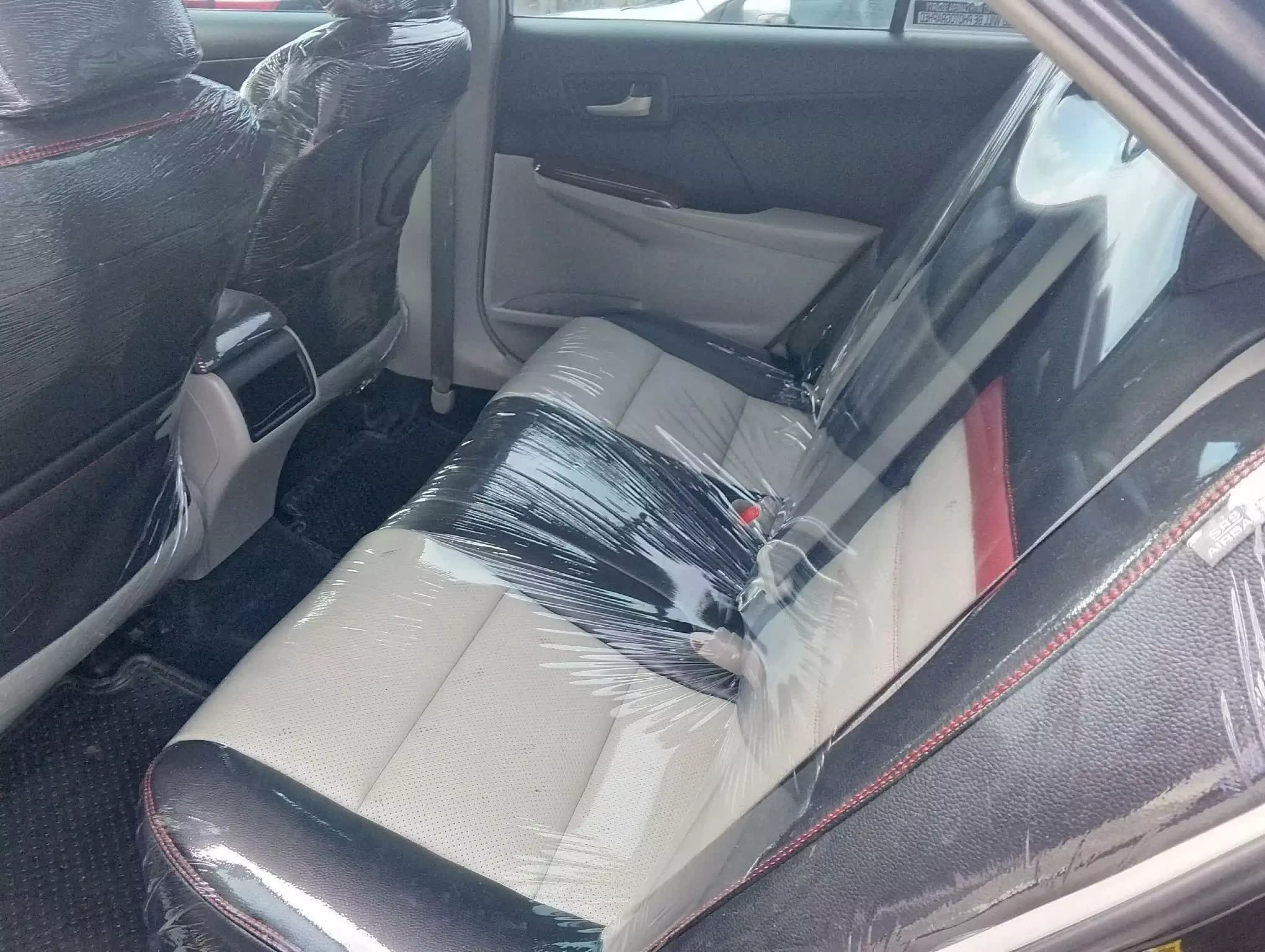 Toyota Camry   - 2014