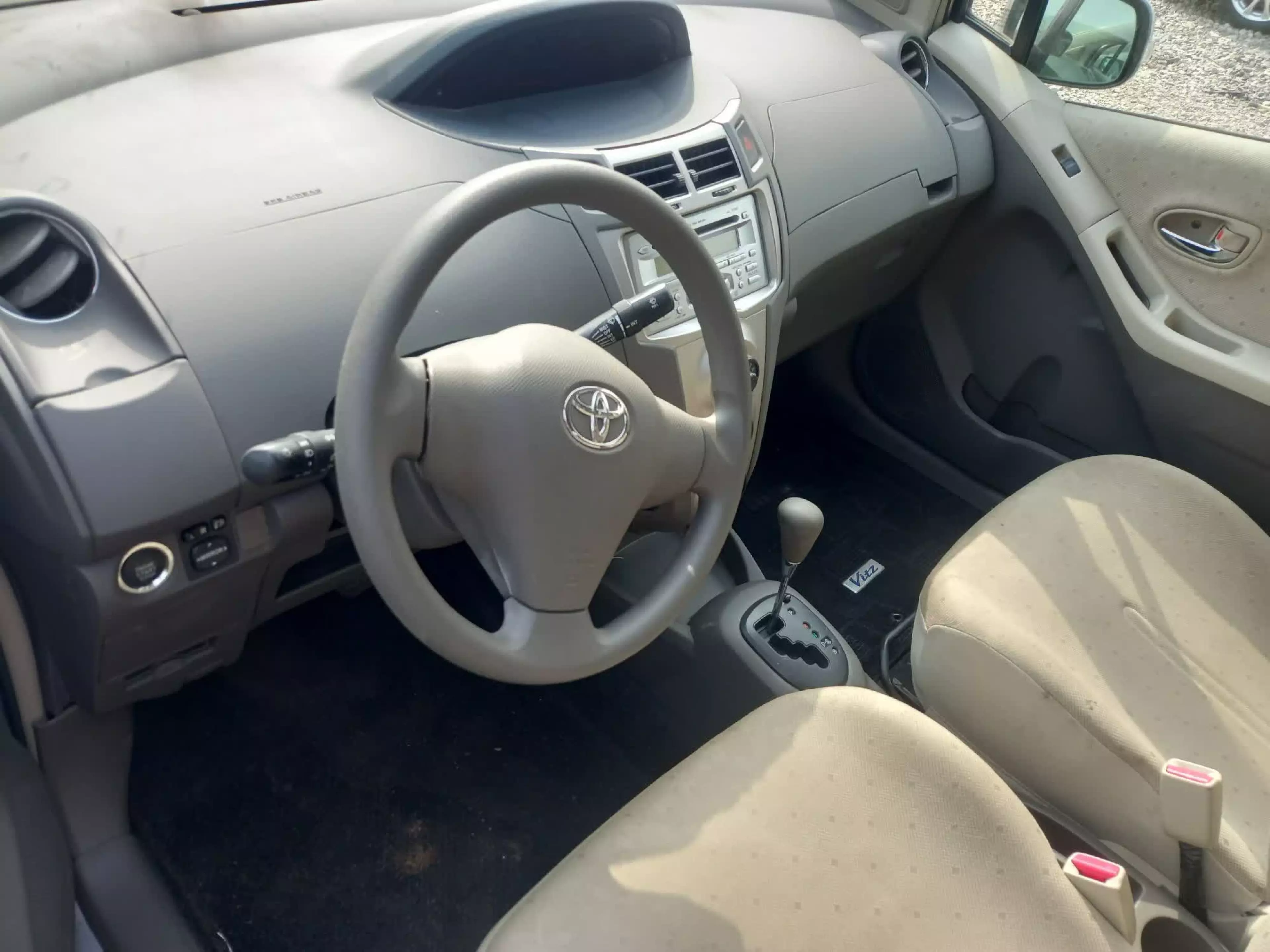 Toyota Vitz   - 2010