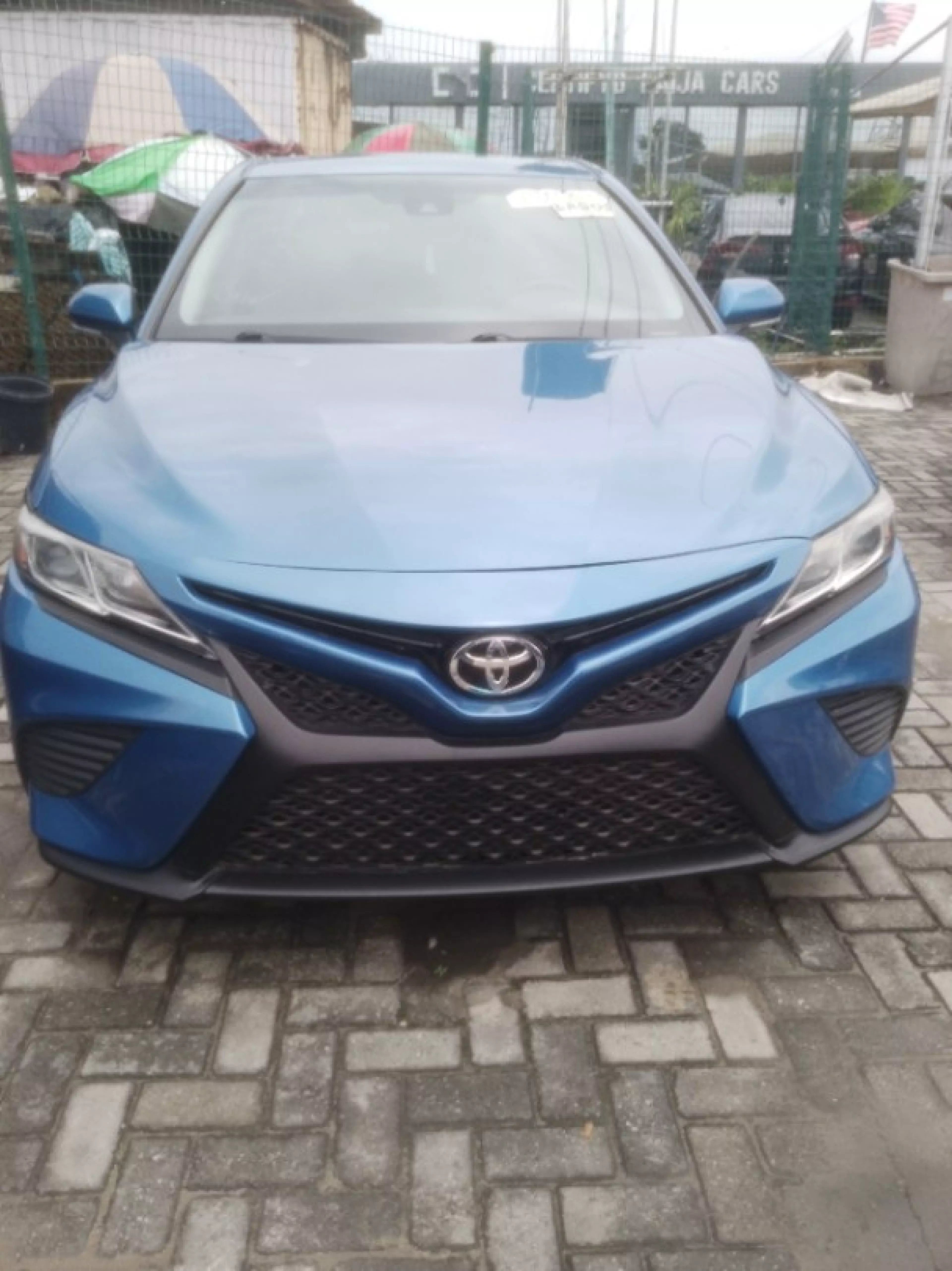 Toyota Camry - 2017