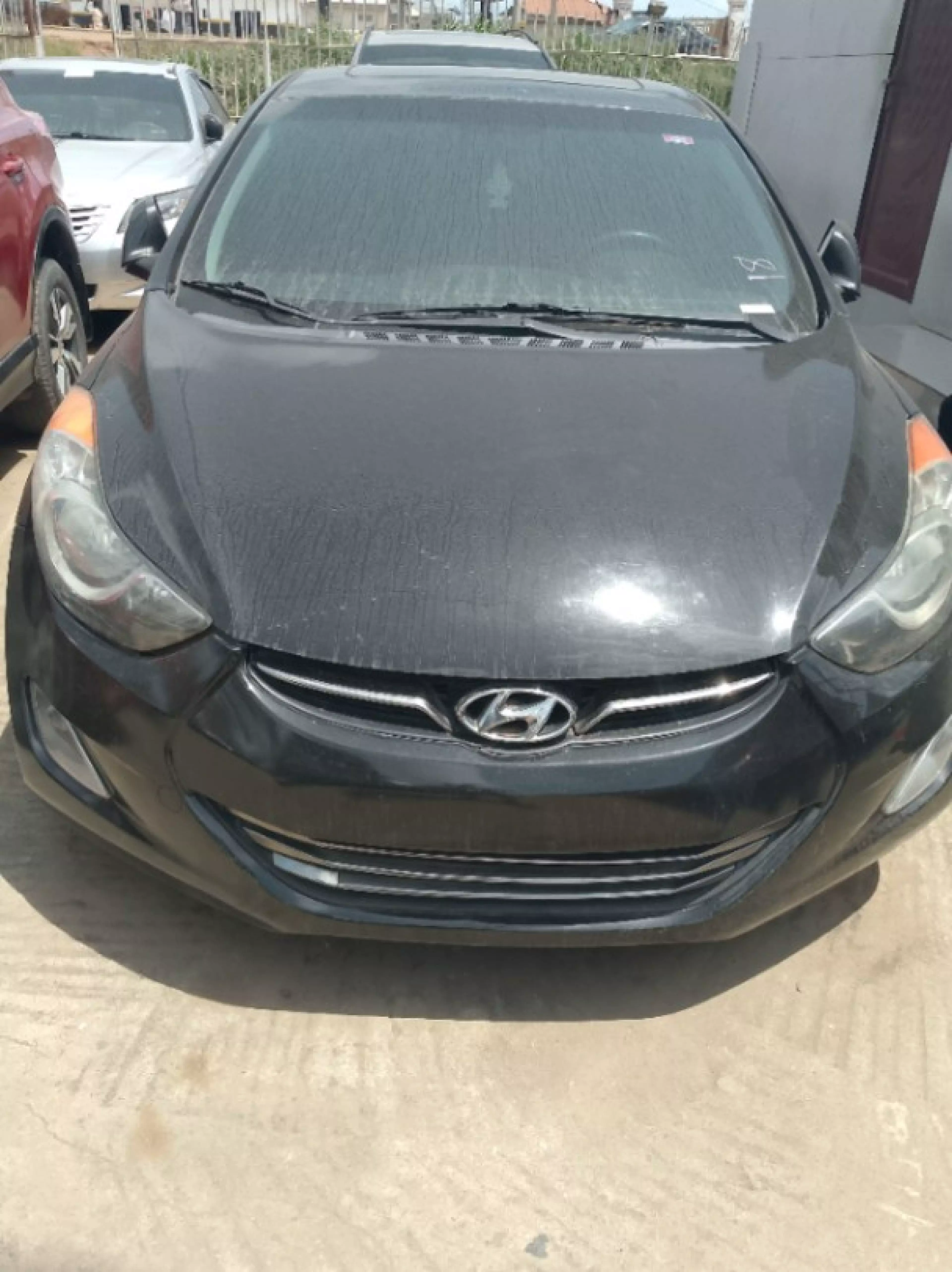 Hyundai Elantra - 2011