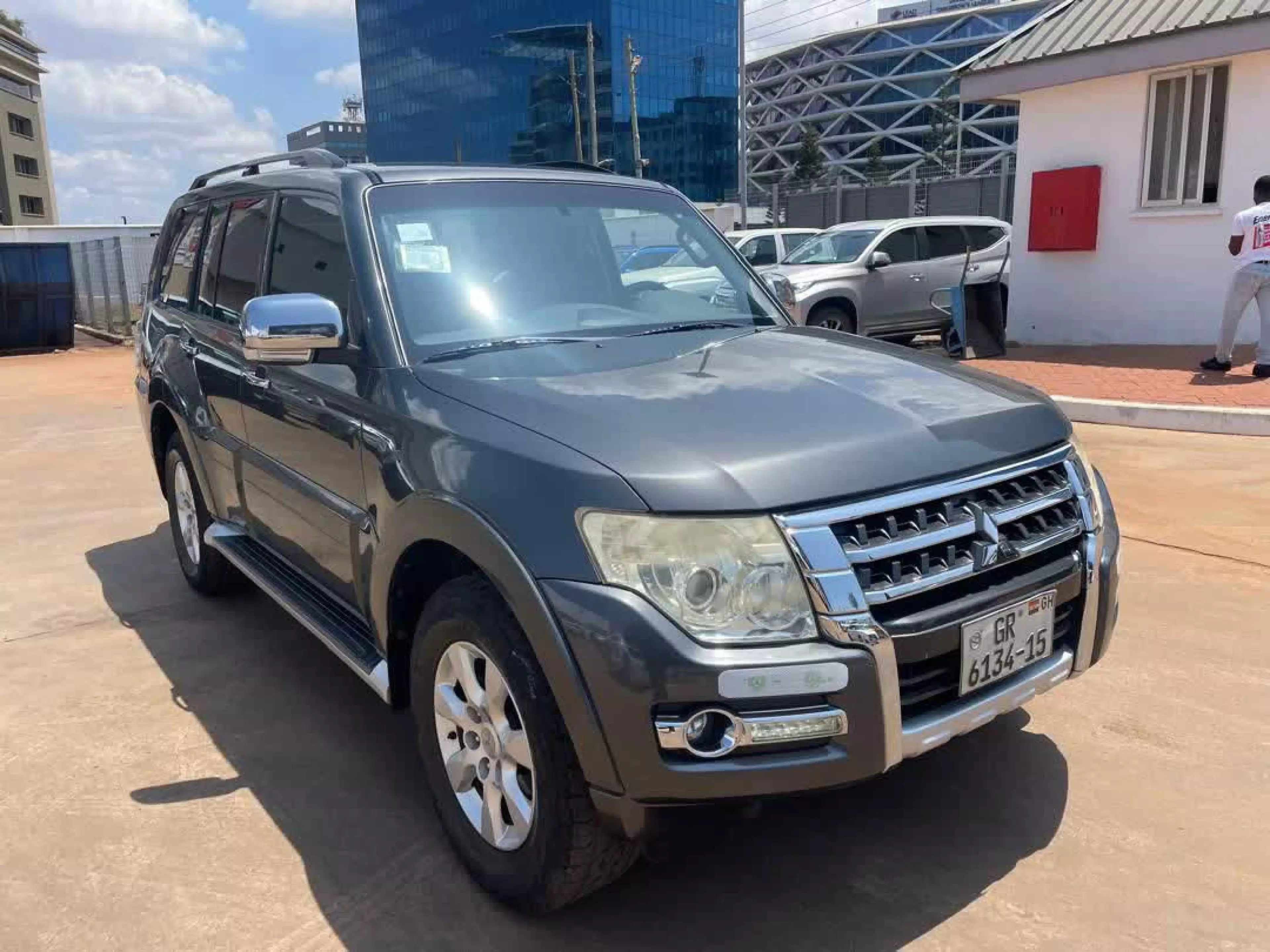 Mitsubishi Pajero - 2015