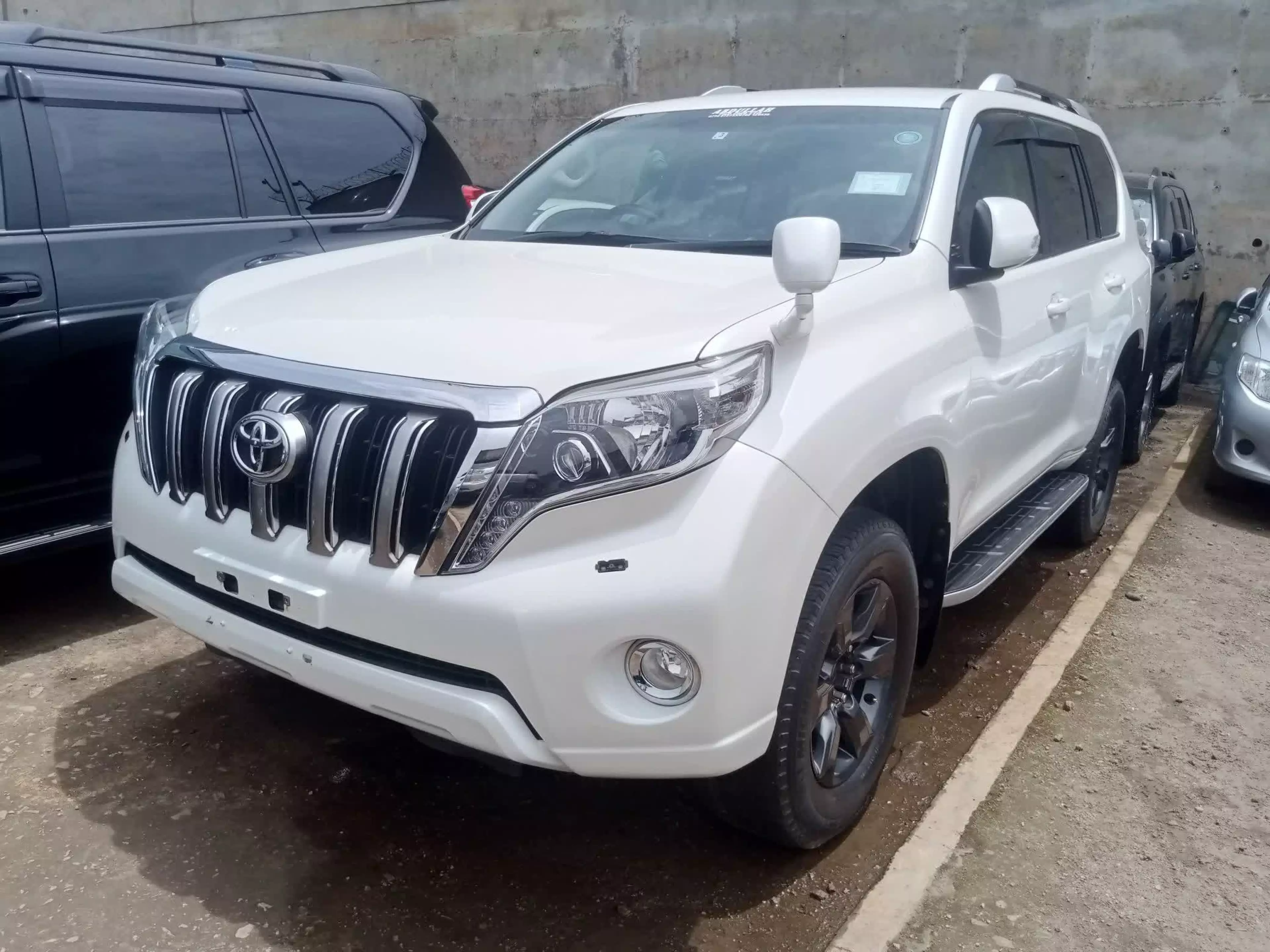 Toyota Land Cruiser Prado TX L - 2014