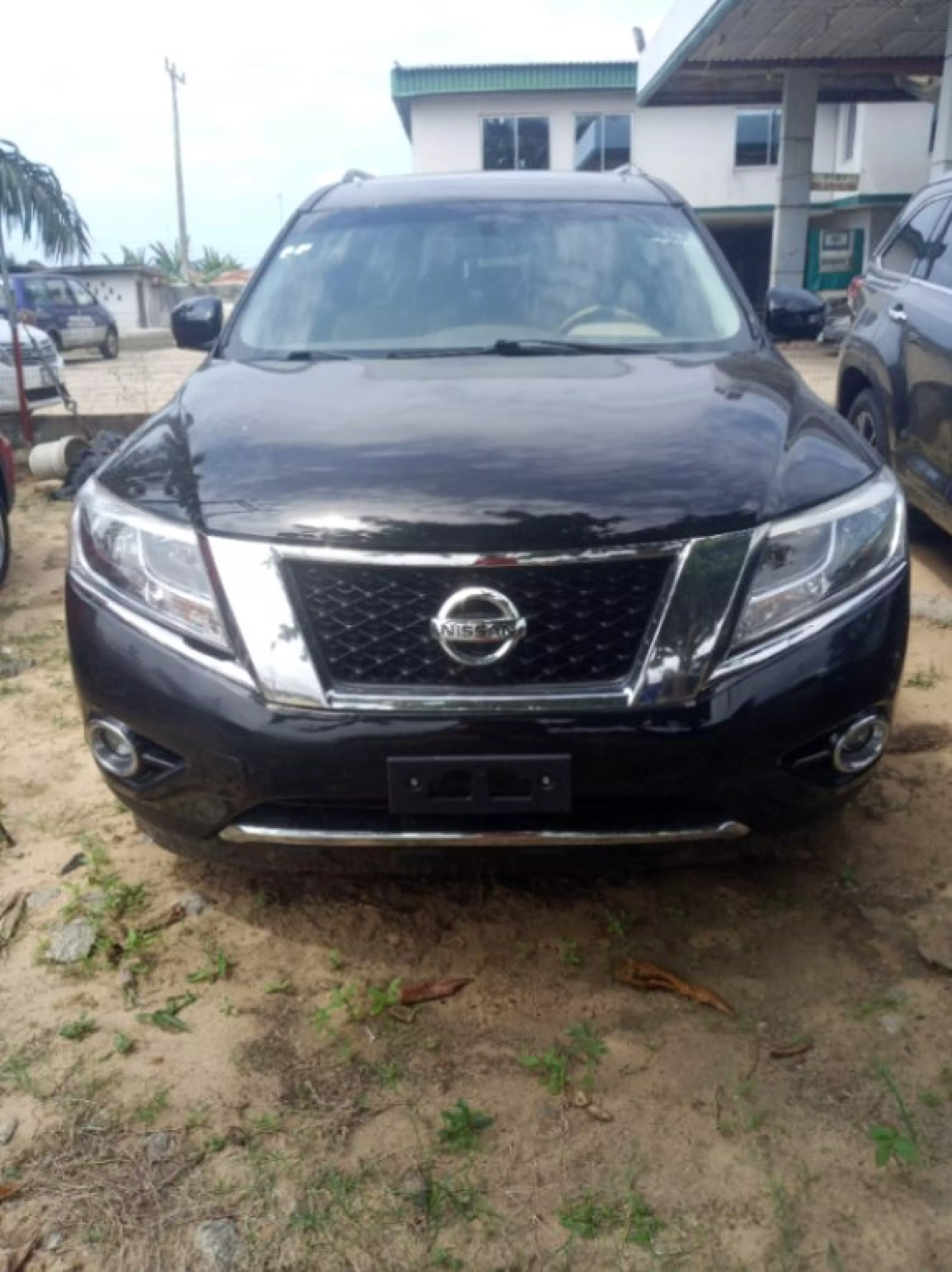 Nissan Pathfinder - 2014