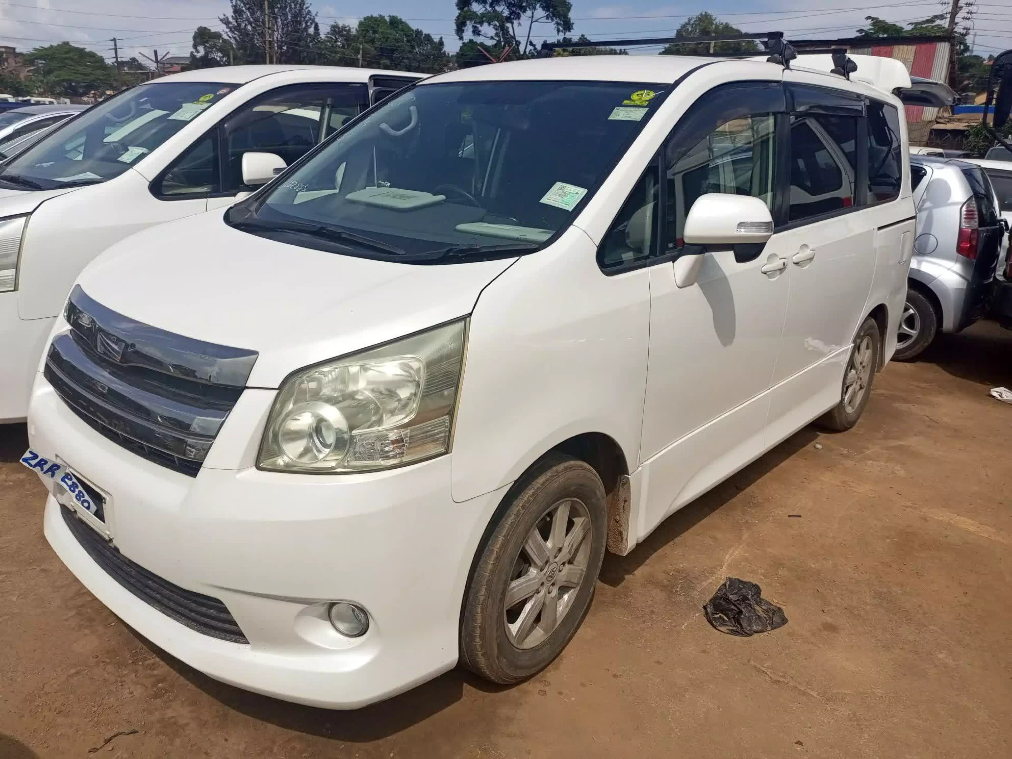 Toyota Noah - 2009