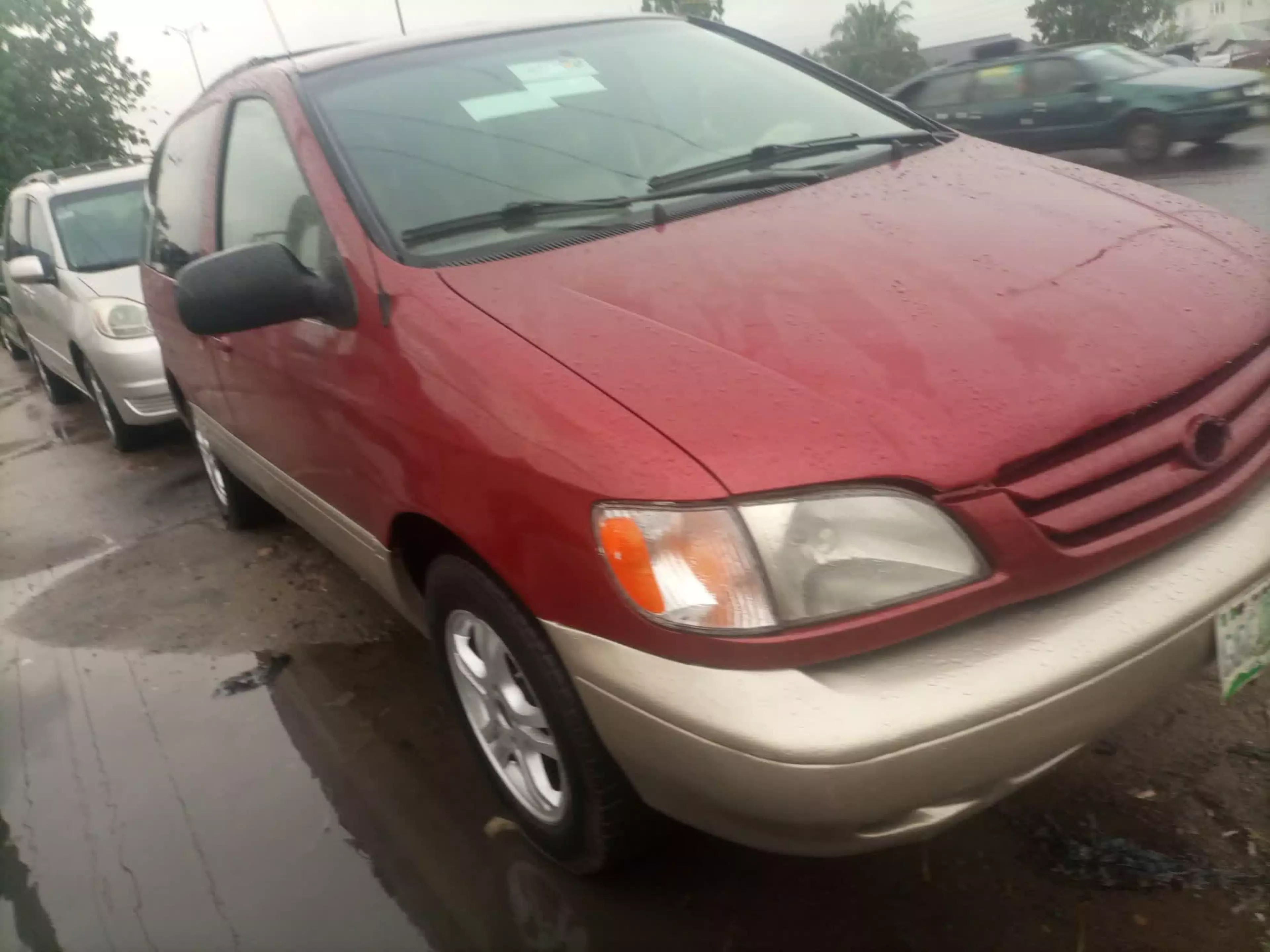 Toyota Sienna - 1999