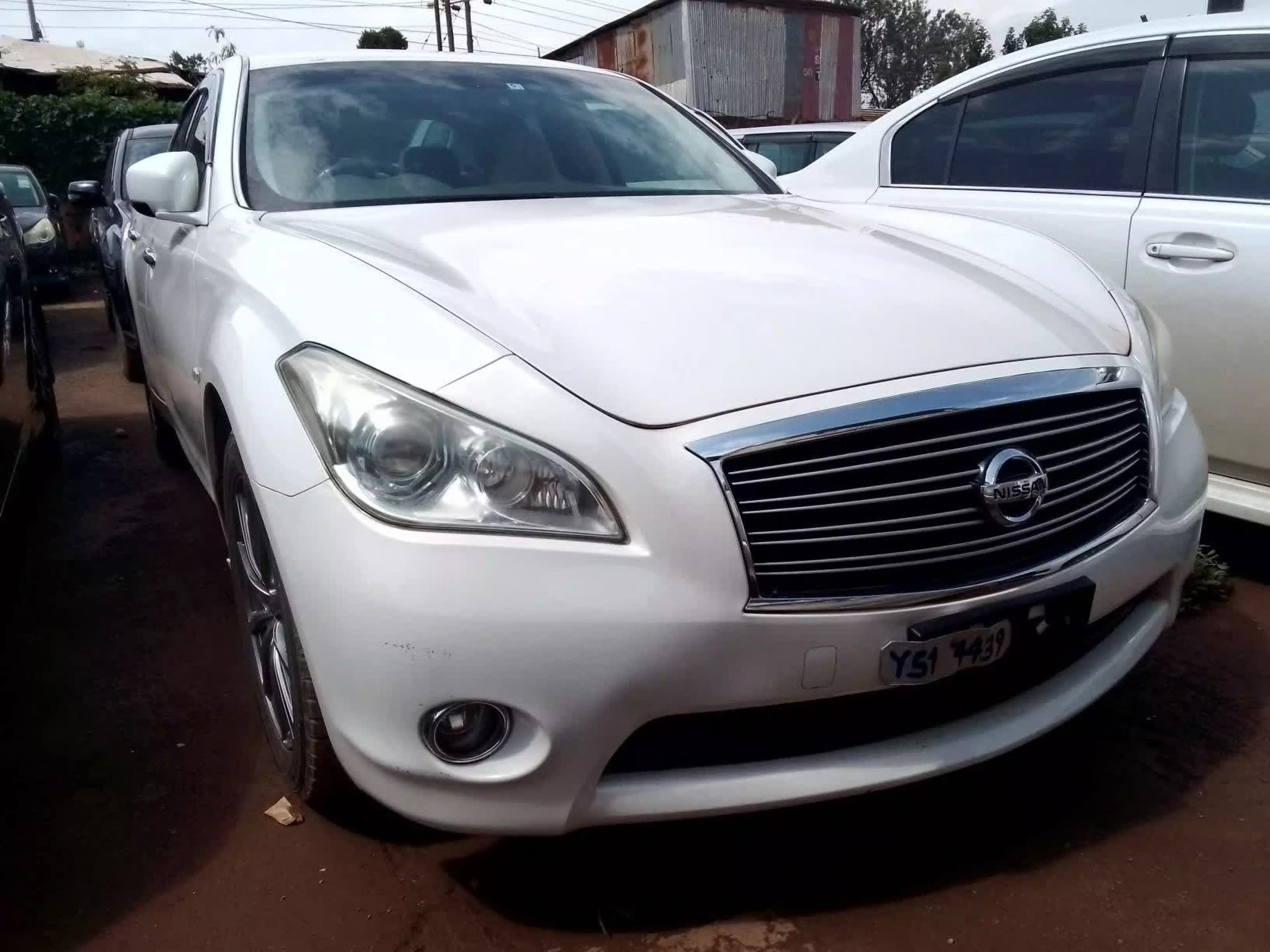 Nissan Fuga  - 2010