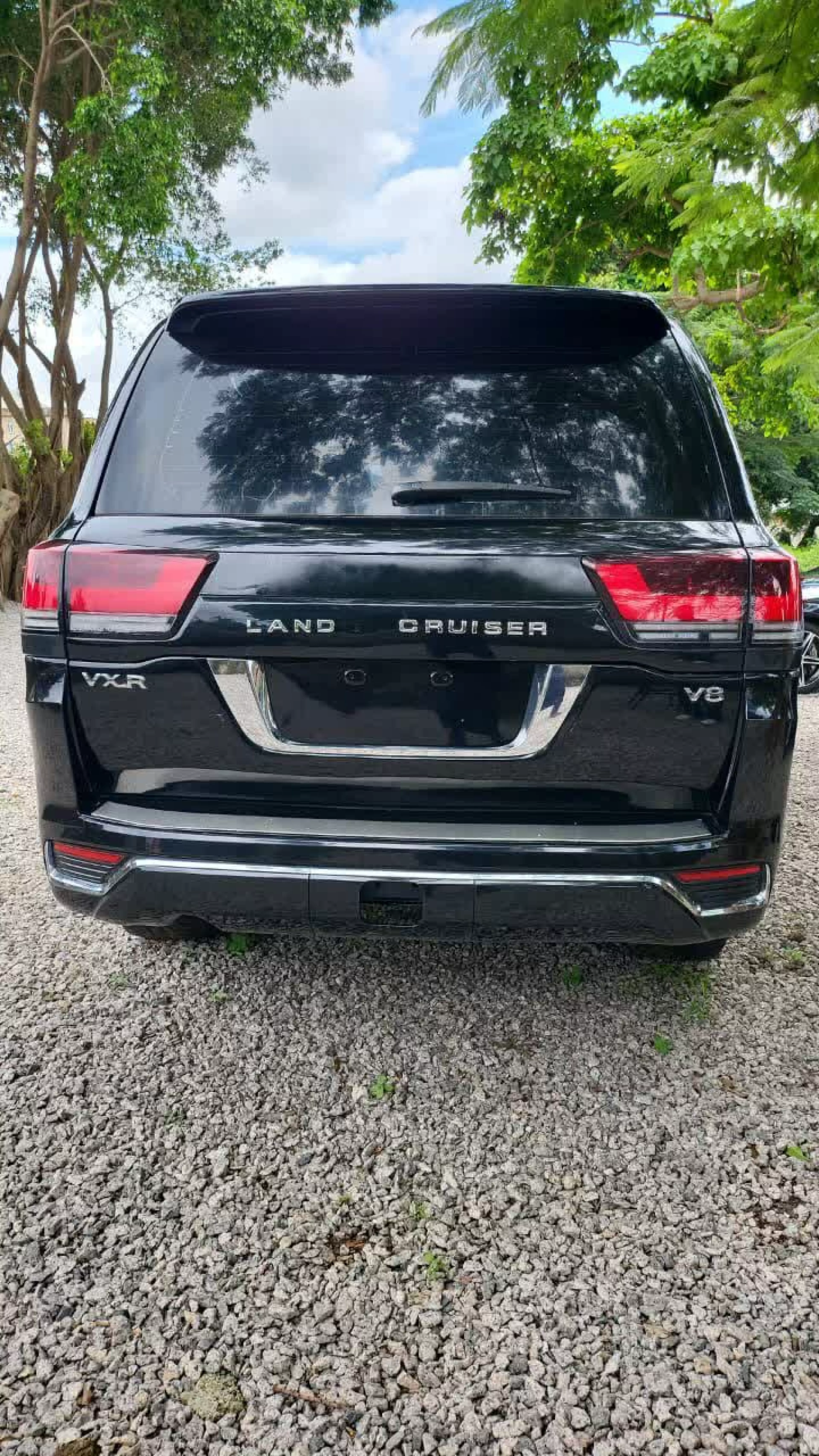 Toyota Land Cruiser   - 2011
