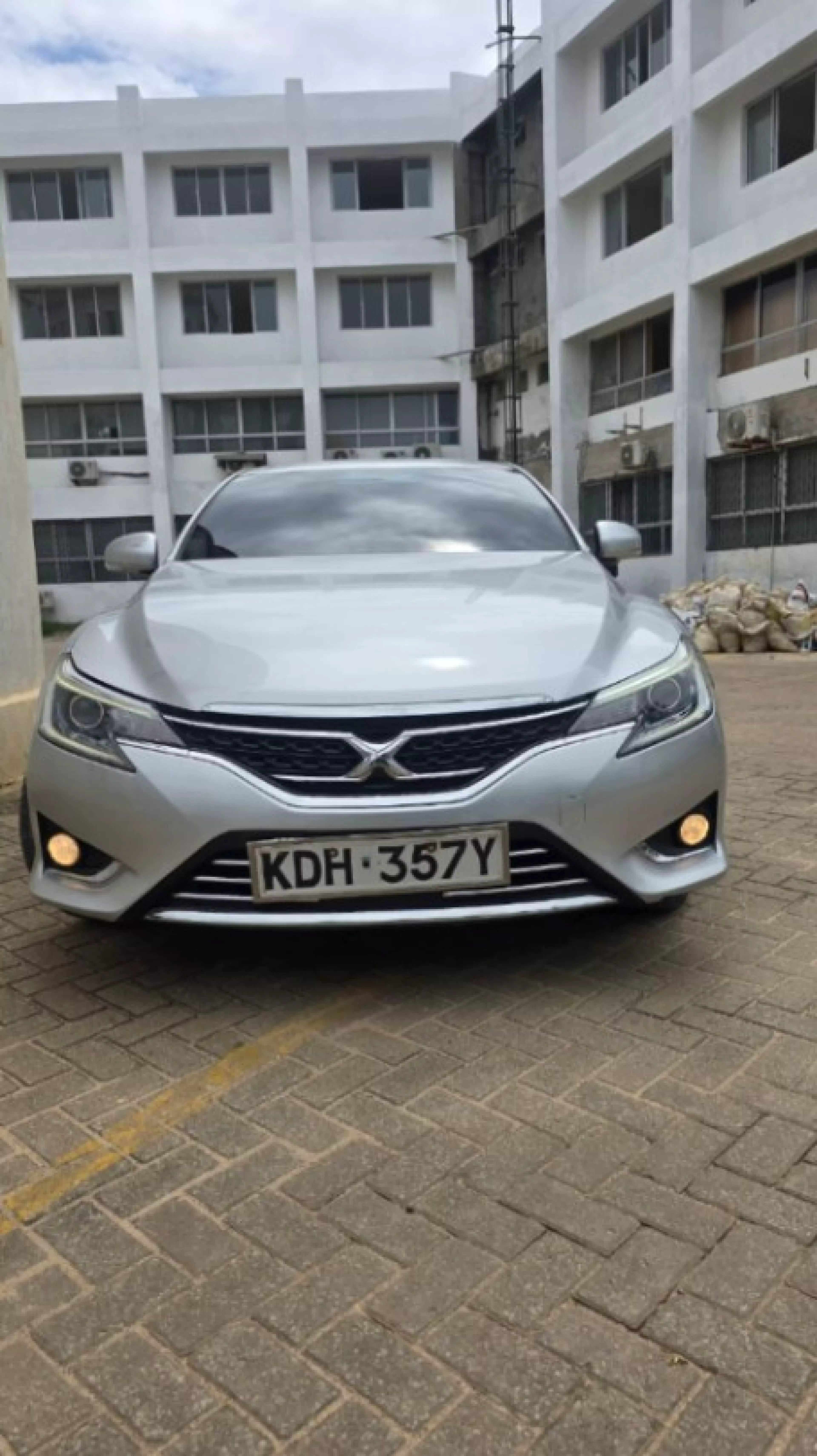 Toyota Mark X - 2015