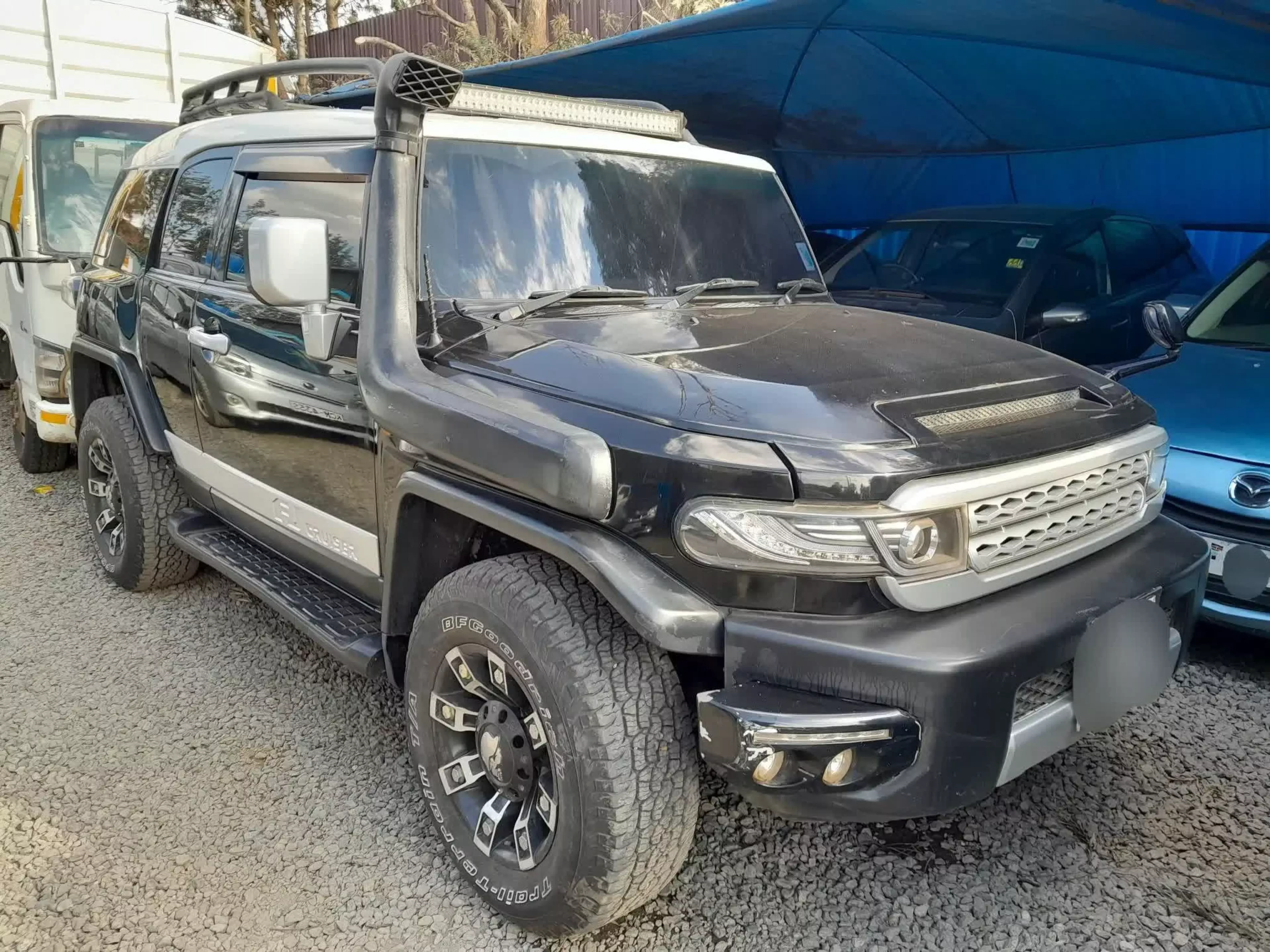 Toyota FJ Cruiser - 2011