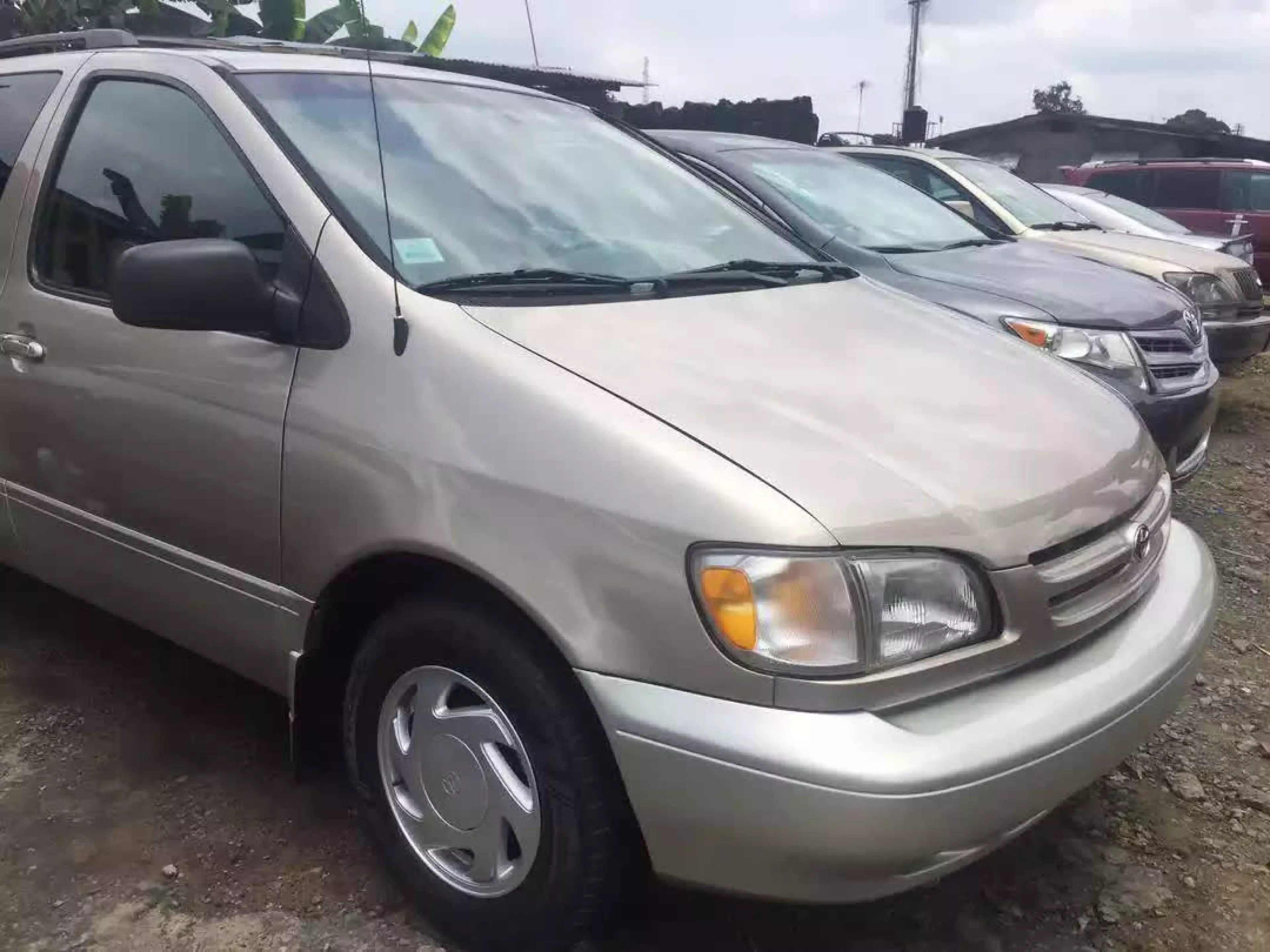 Toyota Sienna - 2000