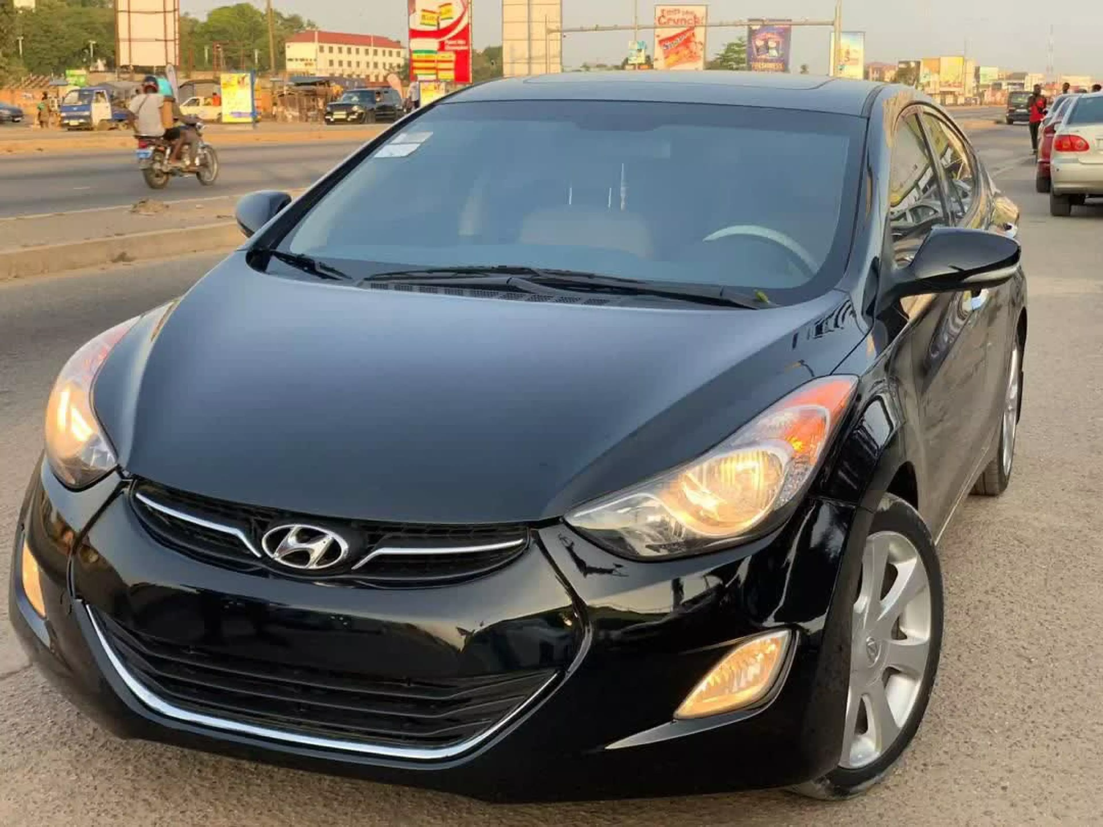 Hyundai Elantra - 2013