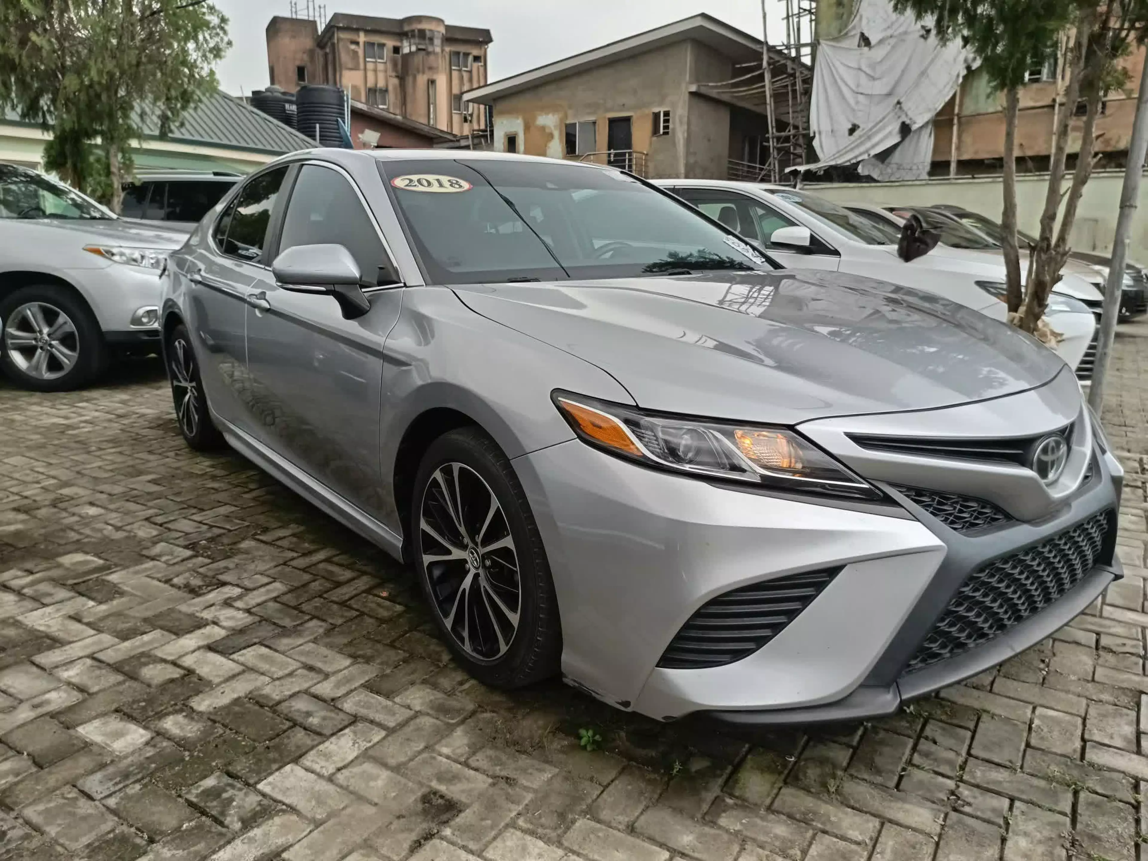Toyota Camry - 2018