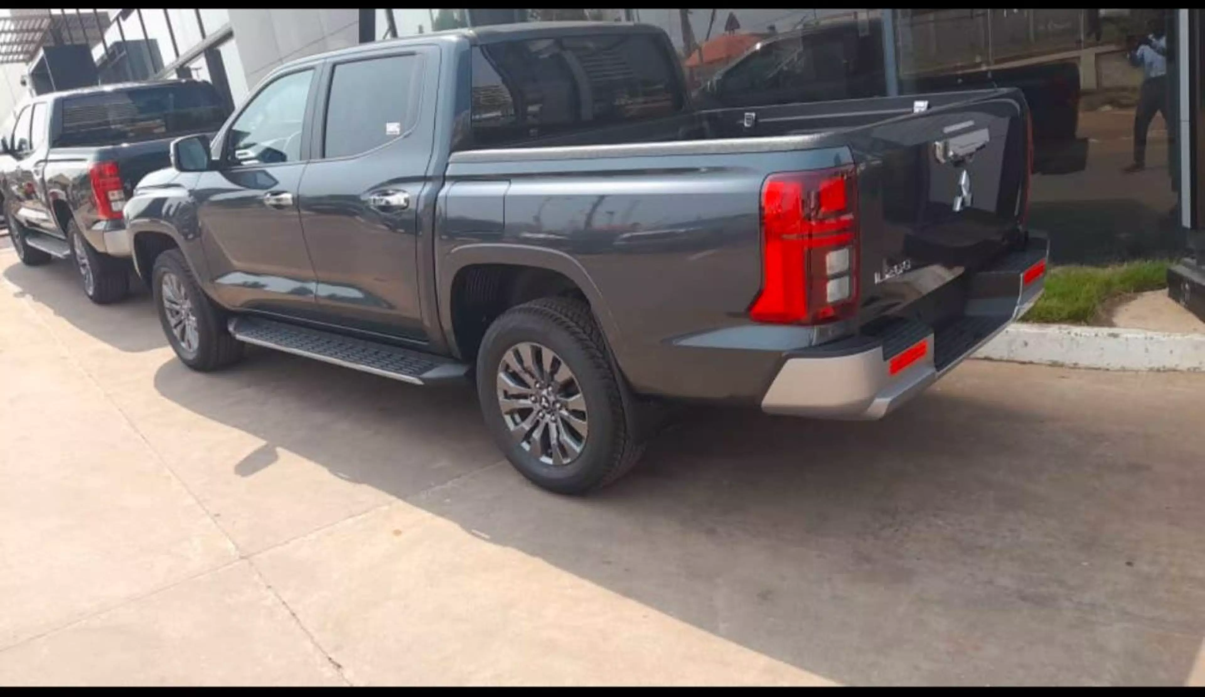 Mitsubishi L200 D/C Sportero A/T - 2025