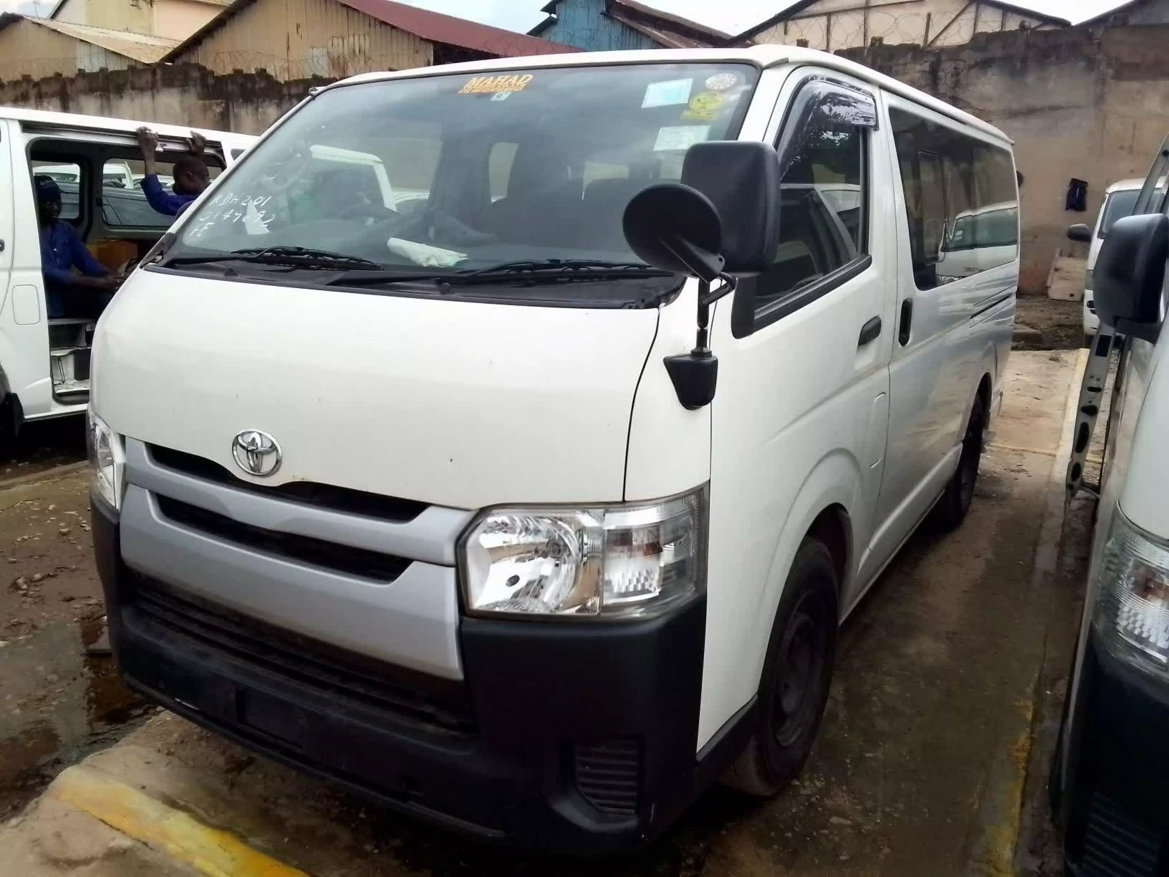 Toyota Hiace - 2010
