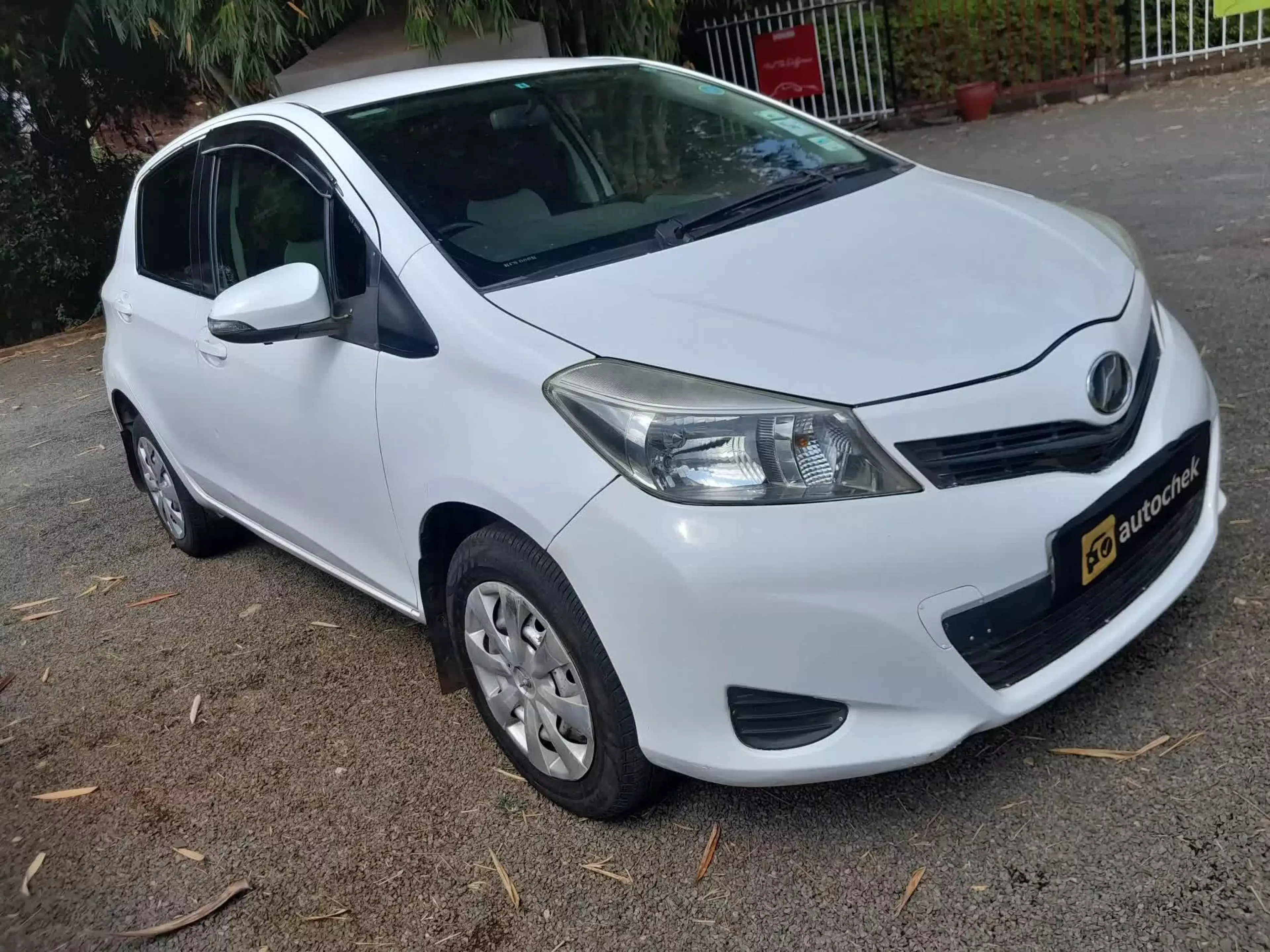 Toyota Vitz - 2012