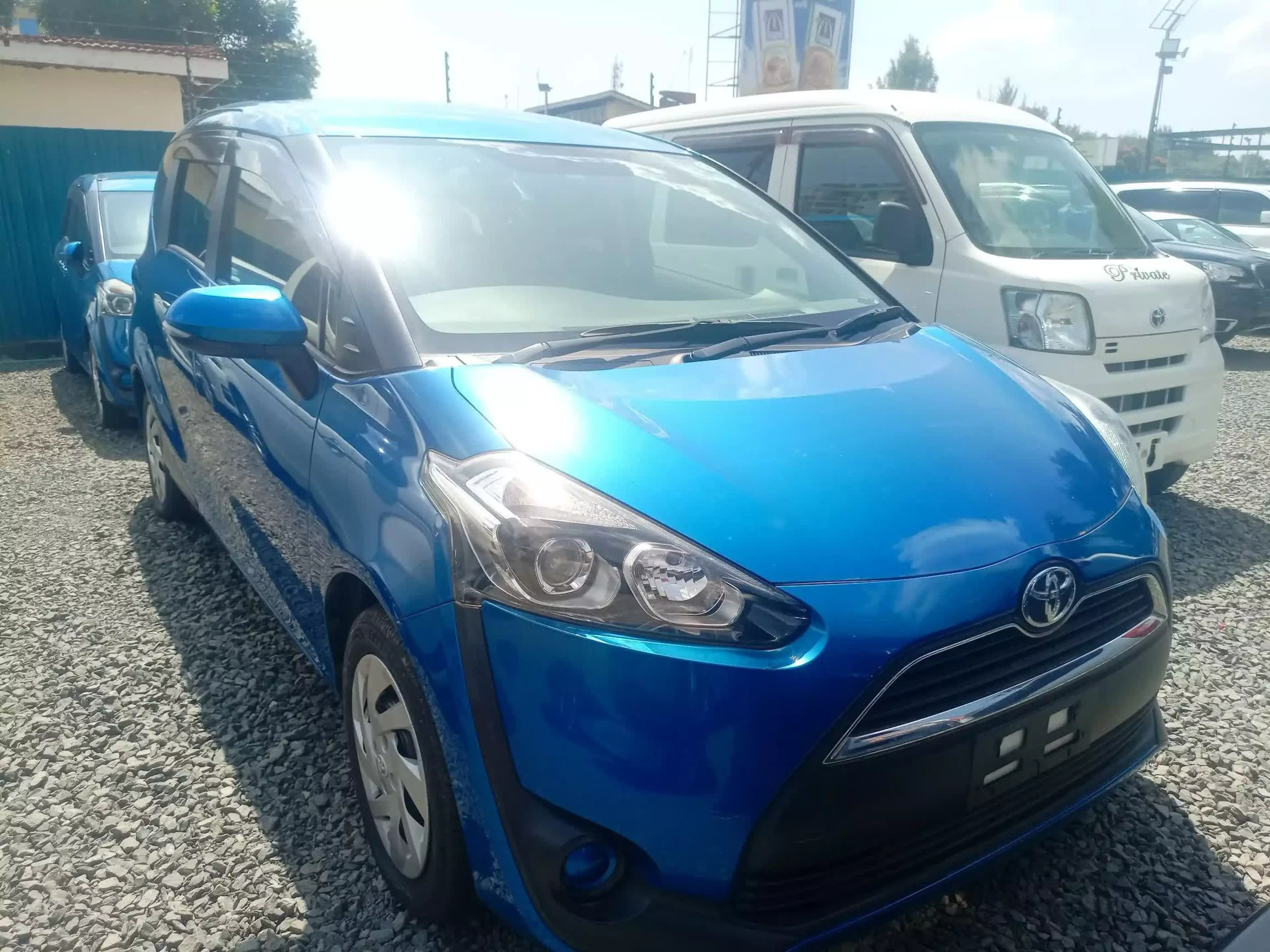 Toyota Sienta - 2017