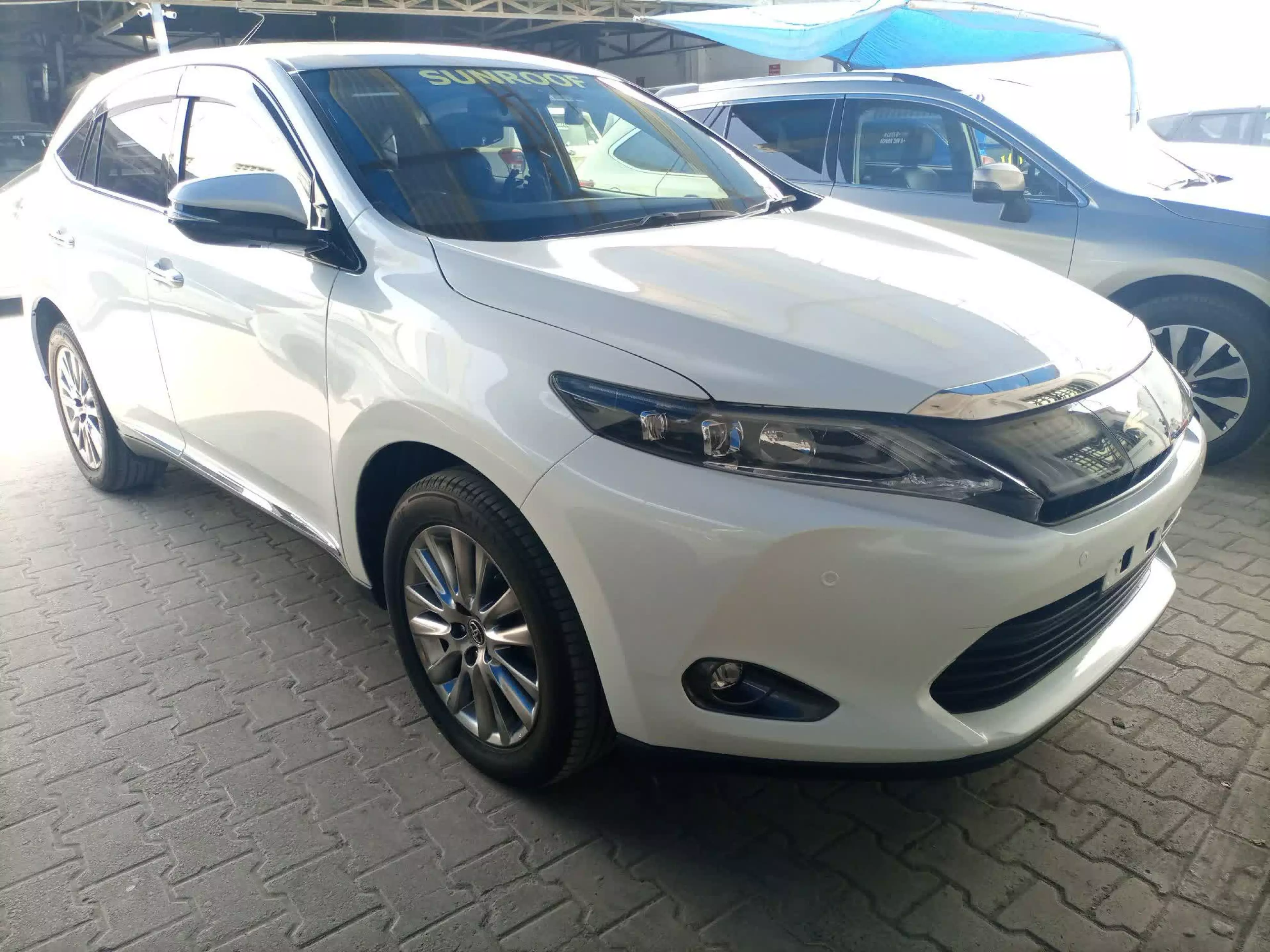 Toyota Harrier - 2016