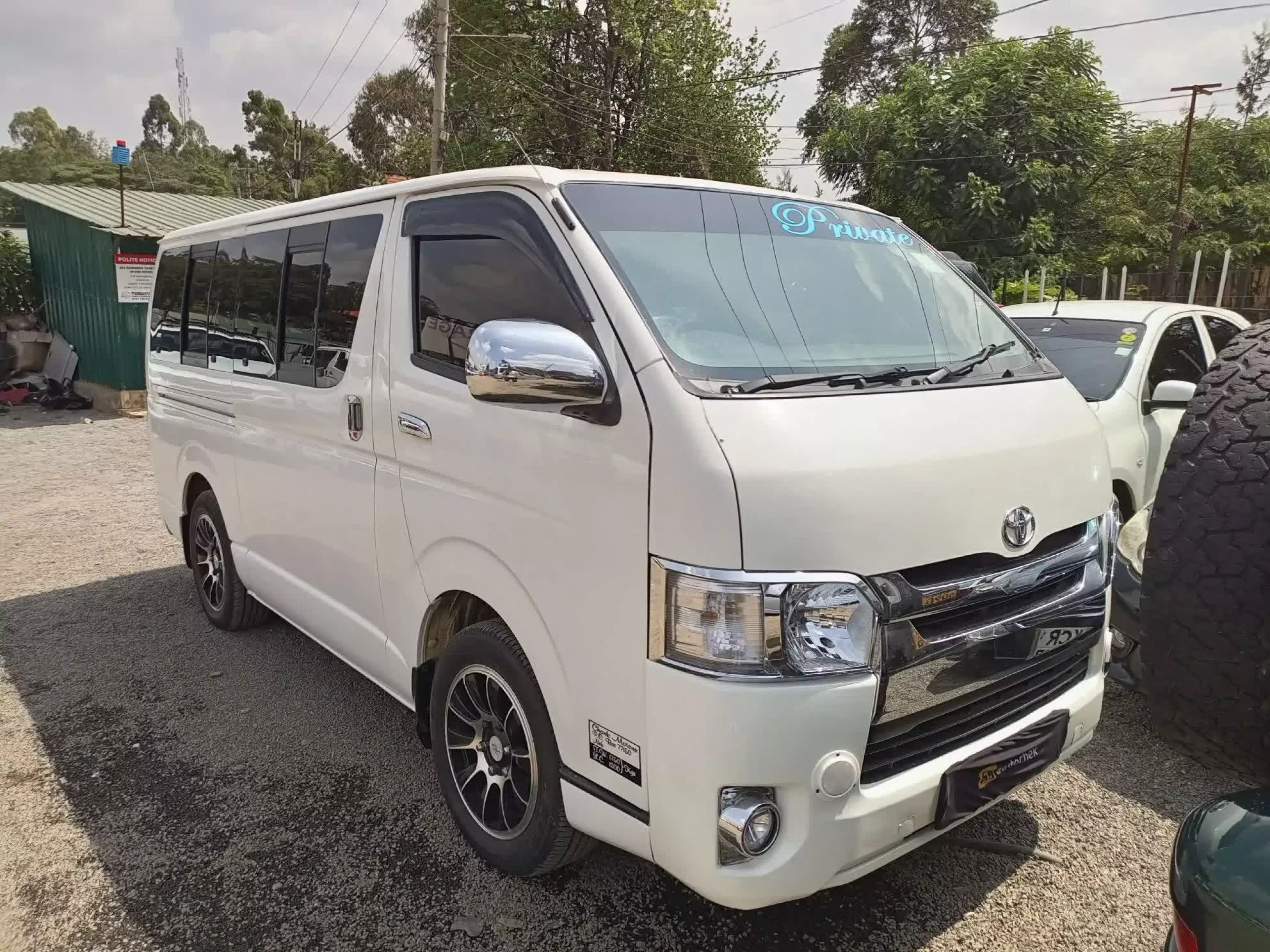 Toyota Hiace - 2013