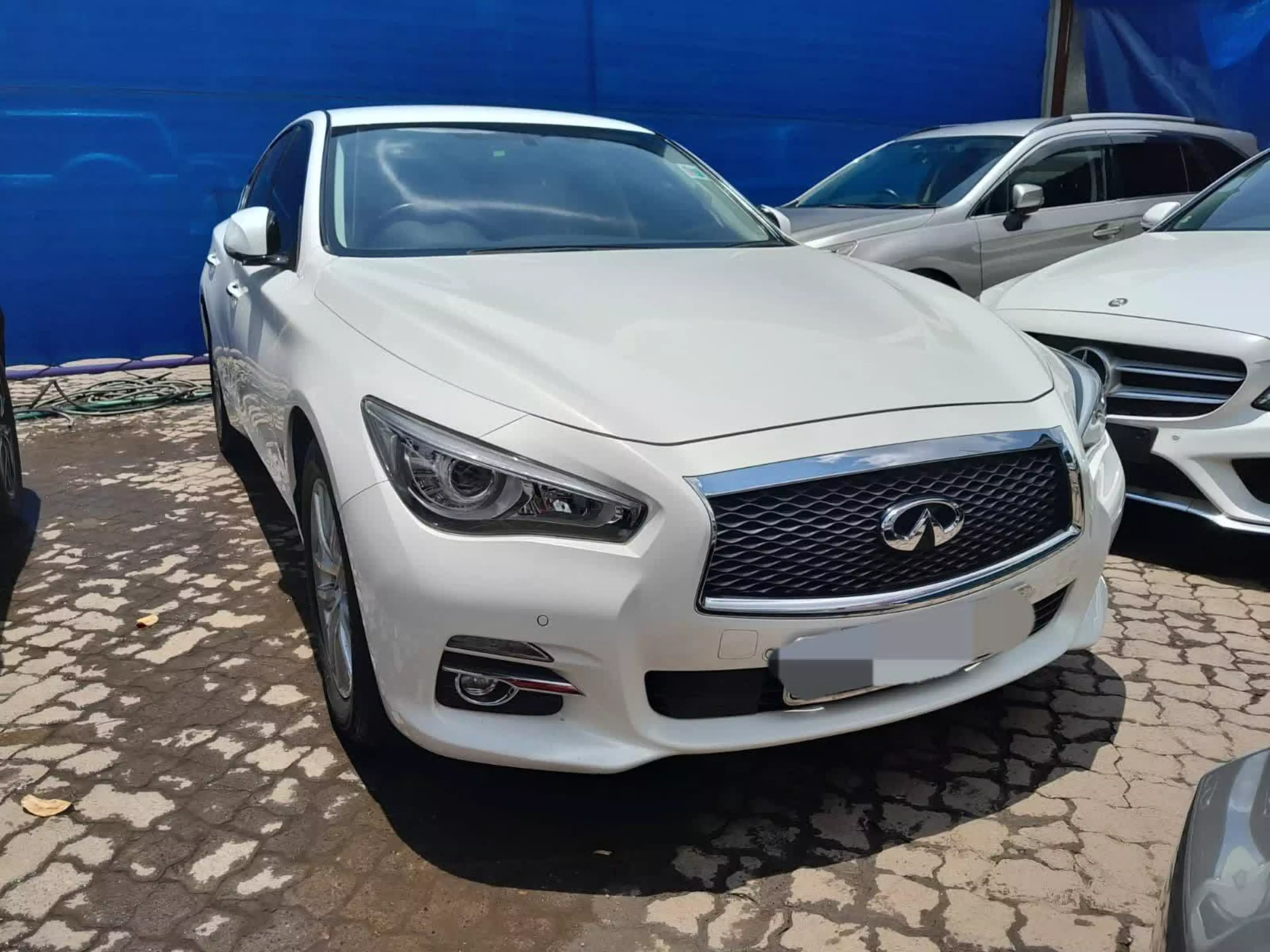 Nissan Skyline - 2015