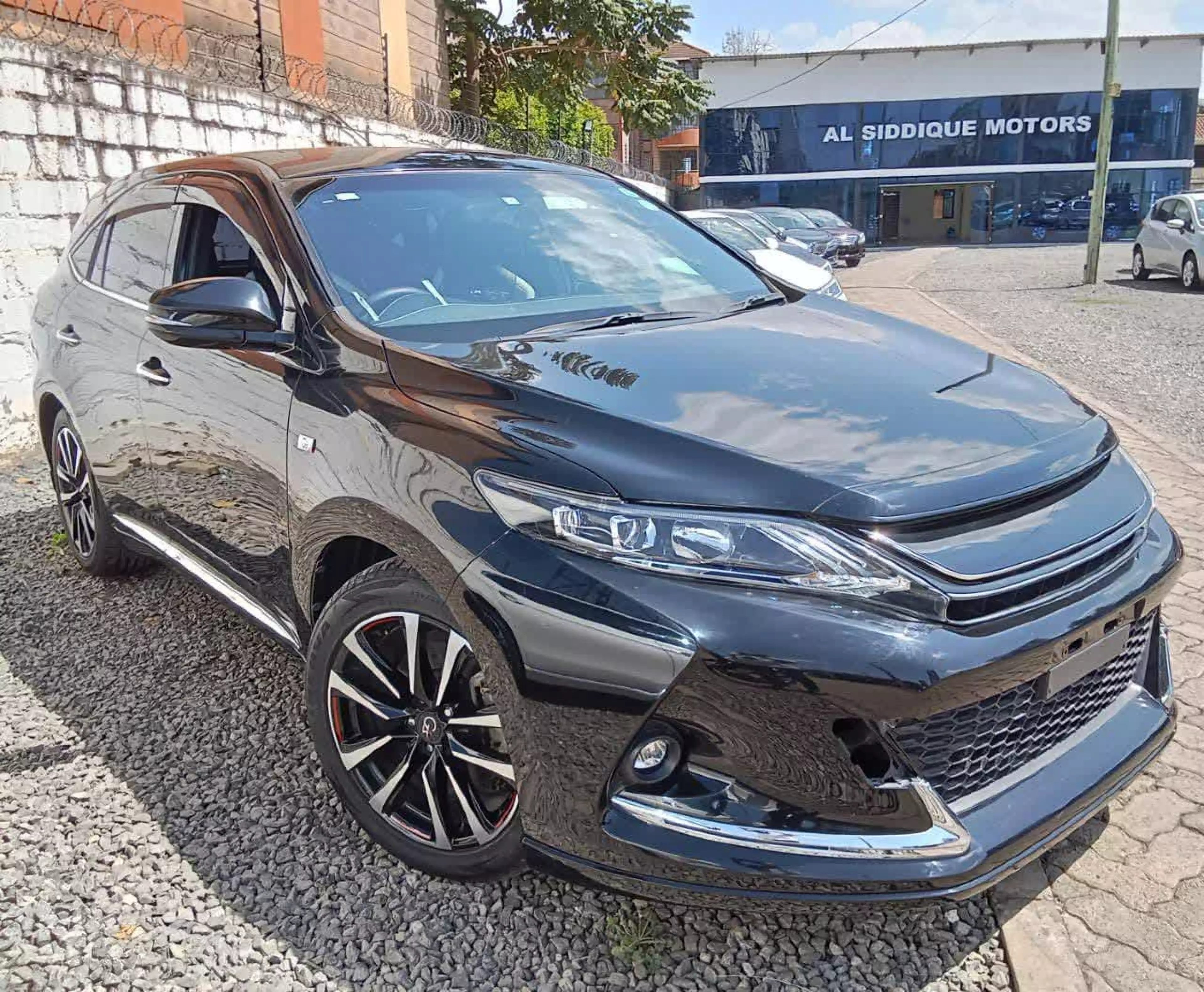 Toyota Harrier GS - 2017