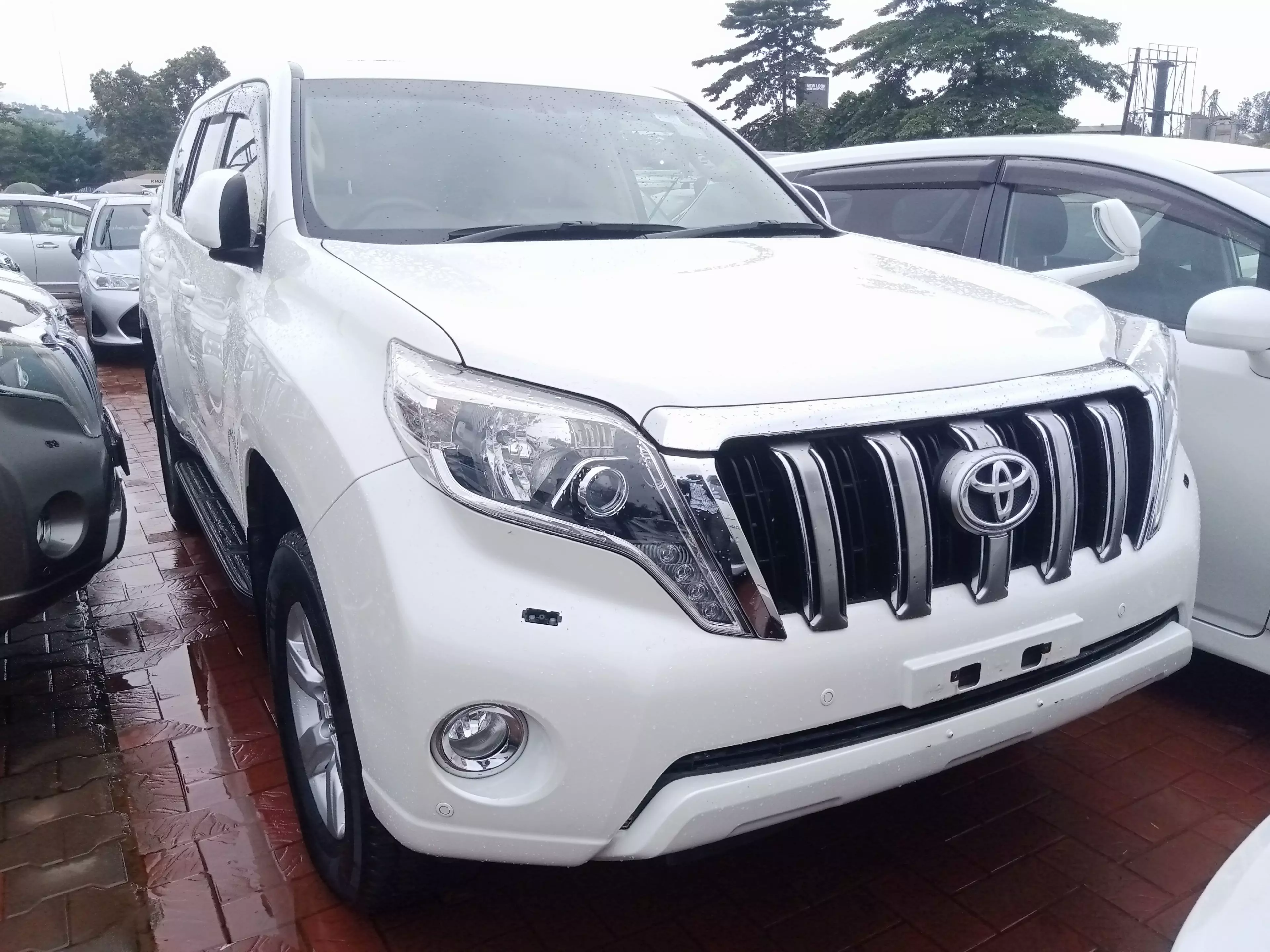 Toyota Landcruiser Prado   - 2016