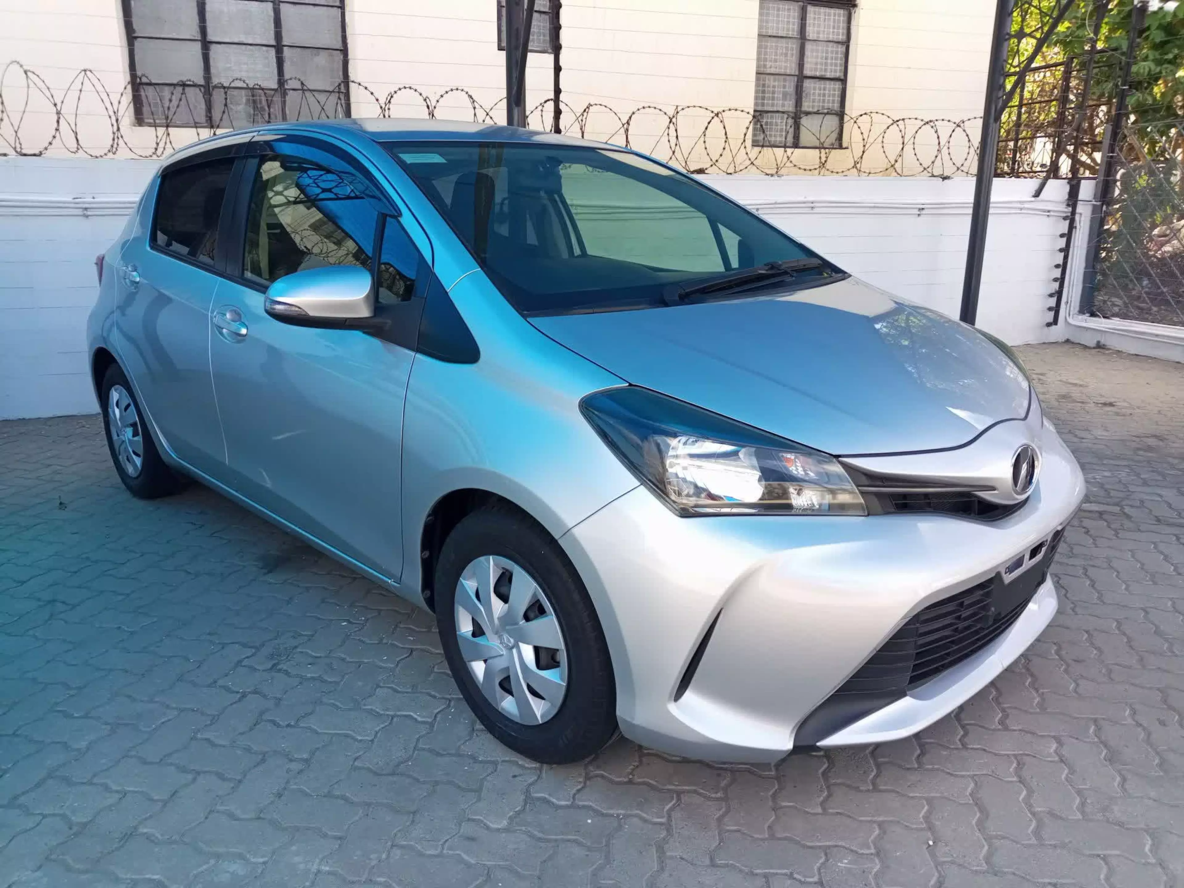 Toyota Vitz - 2015