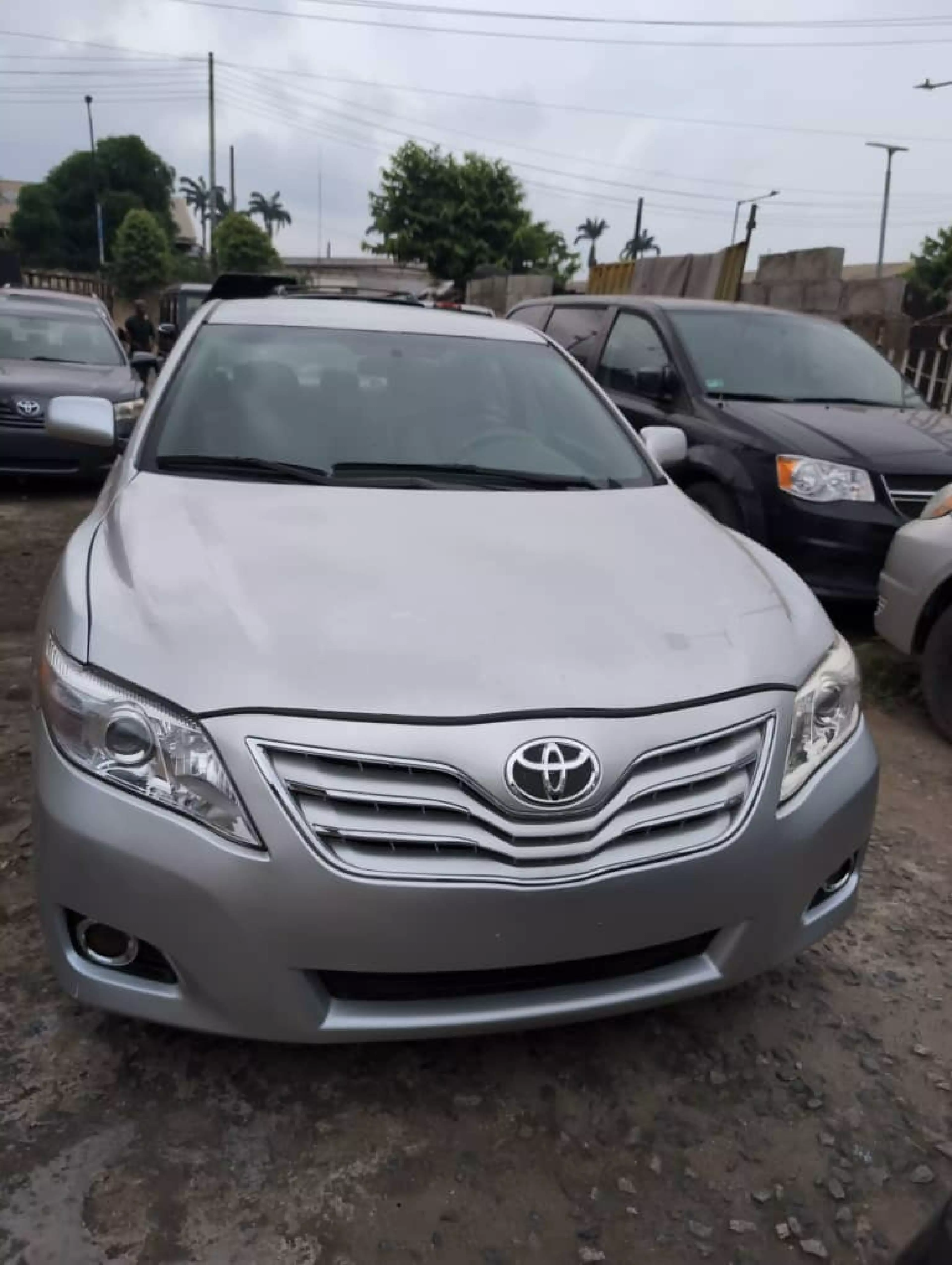 Toyota Camry   - 2011