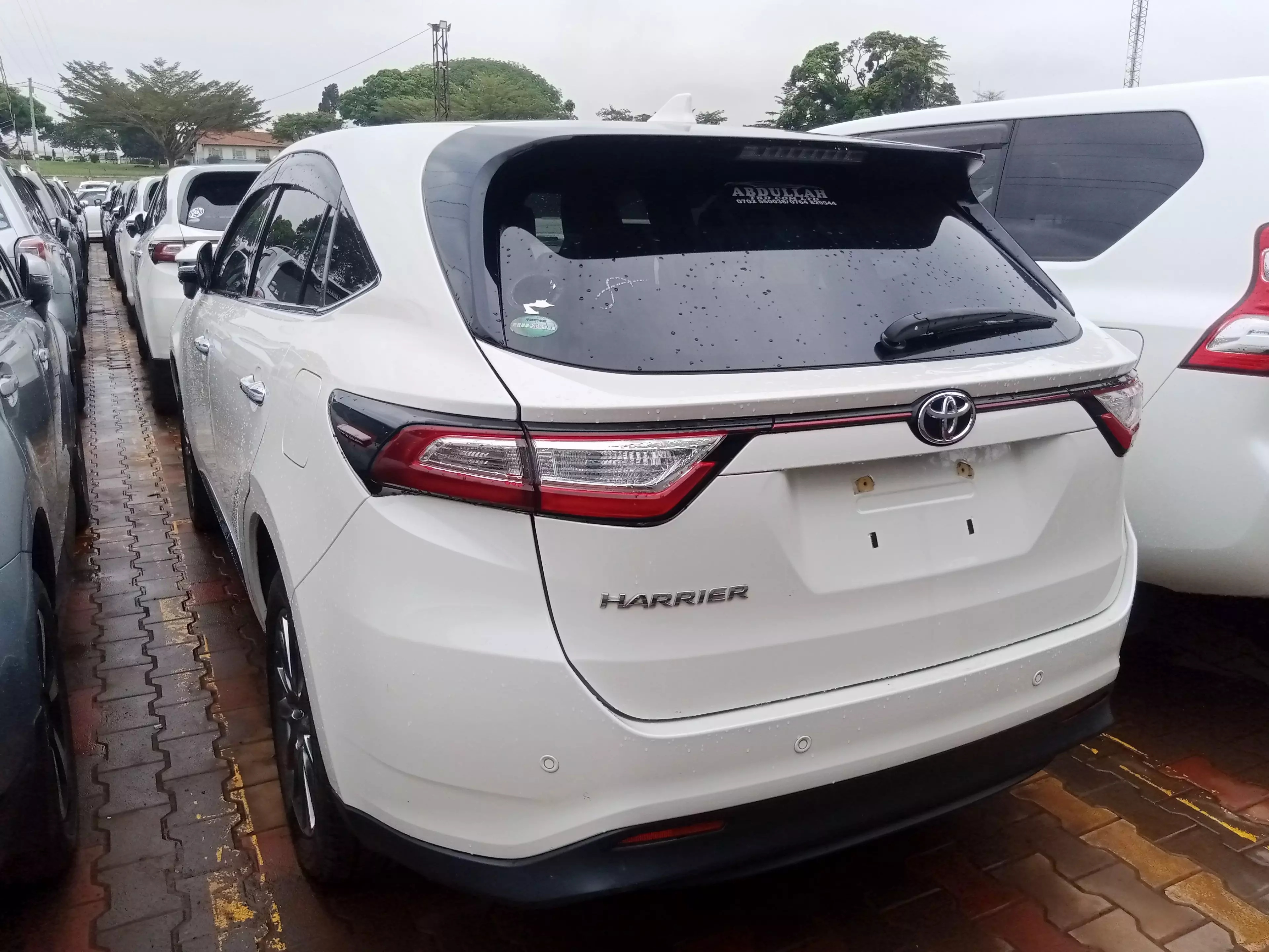 Toyota Harrier   - 2016