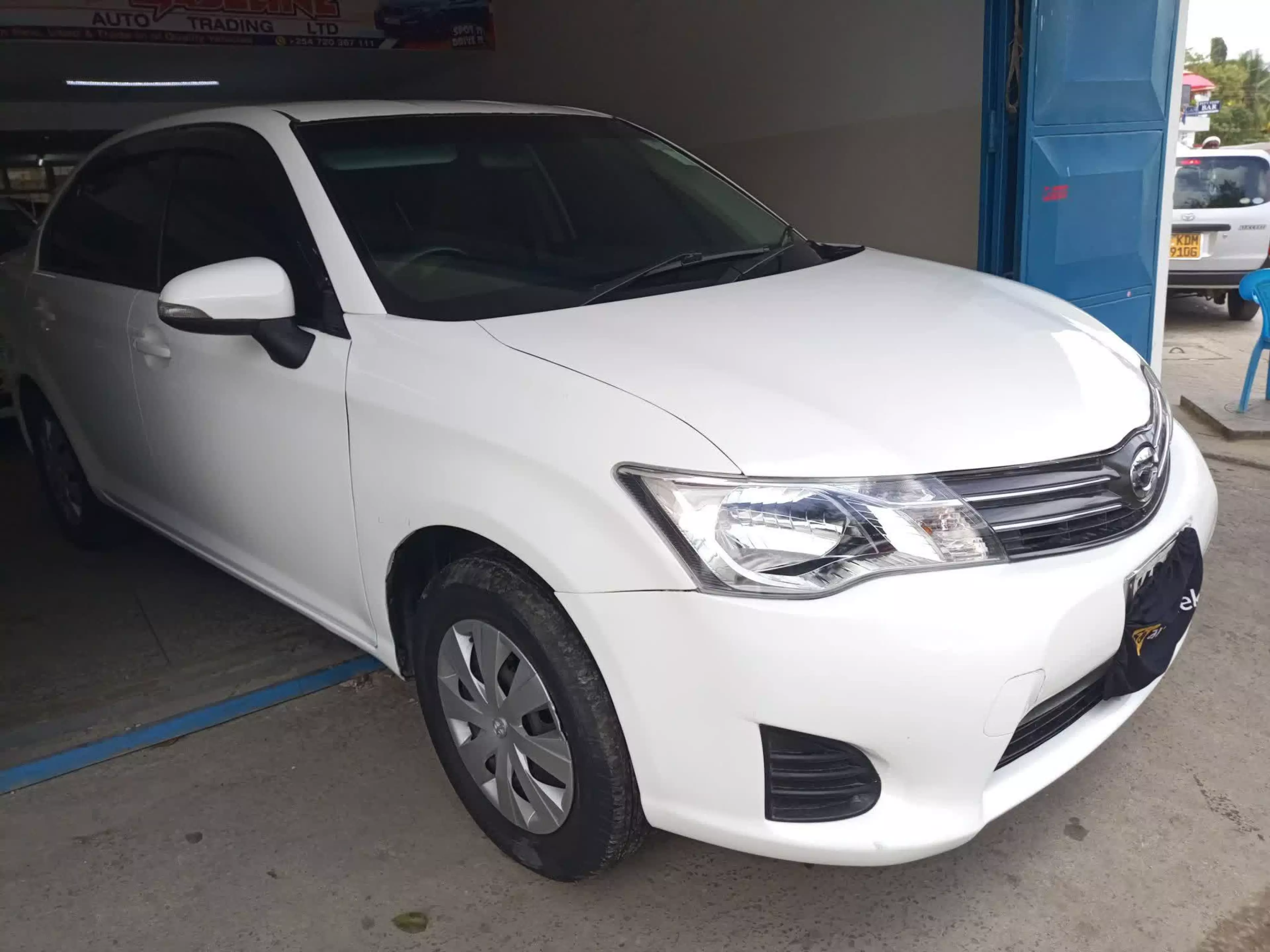 Toyota Axio  - 2013