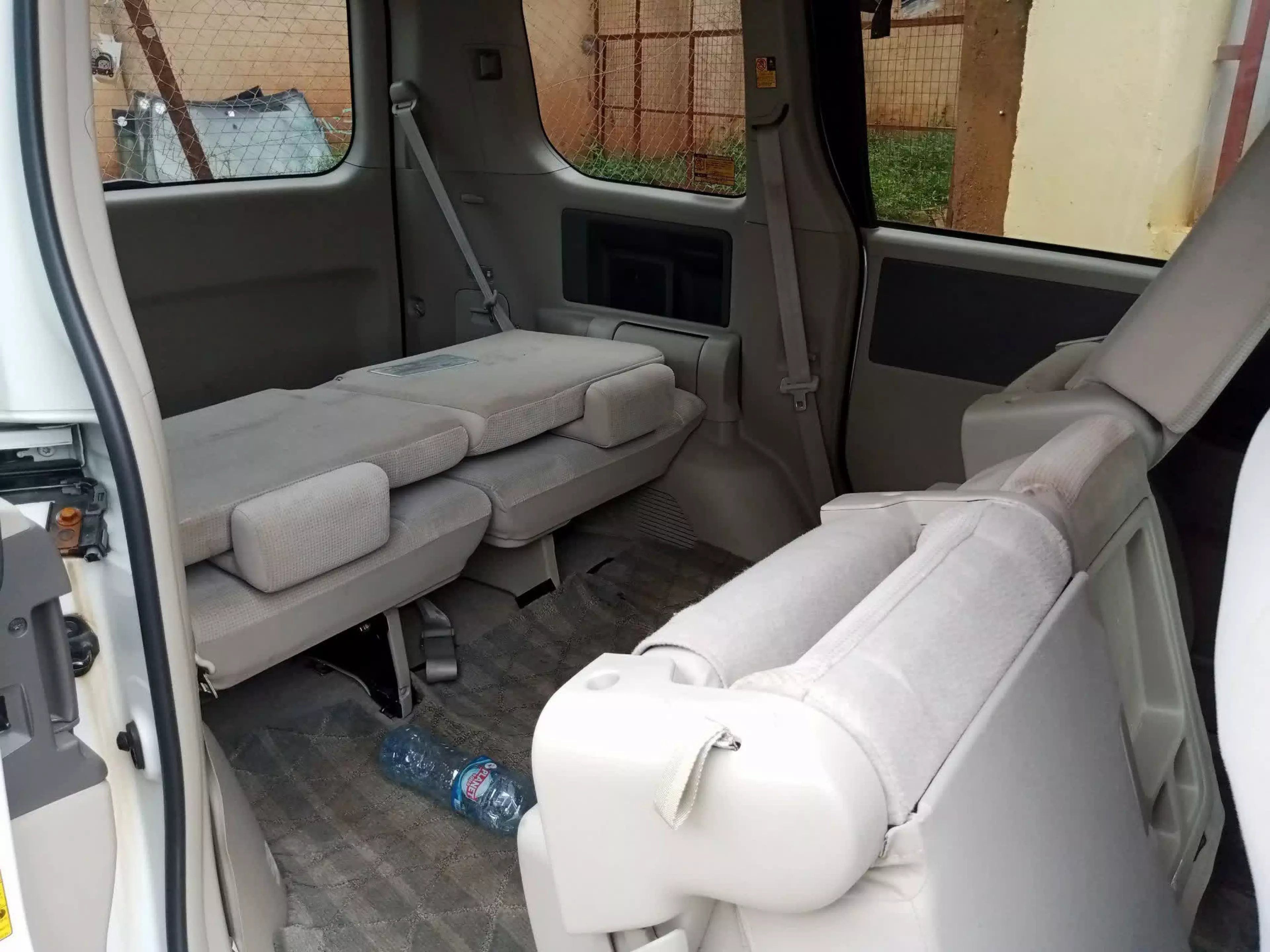 Toyota Noah   - 2009