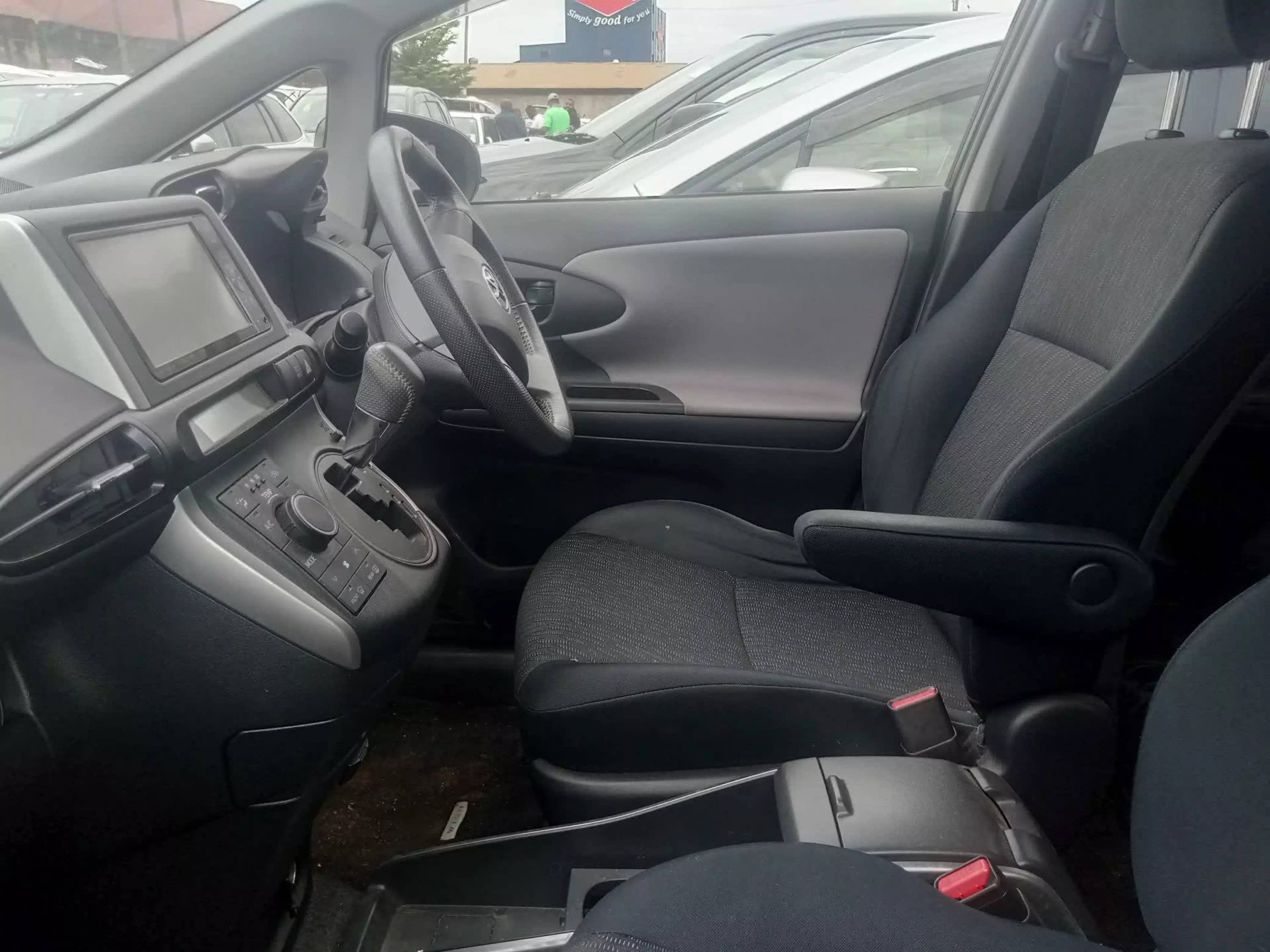 Toyota Wish   - 2011